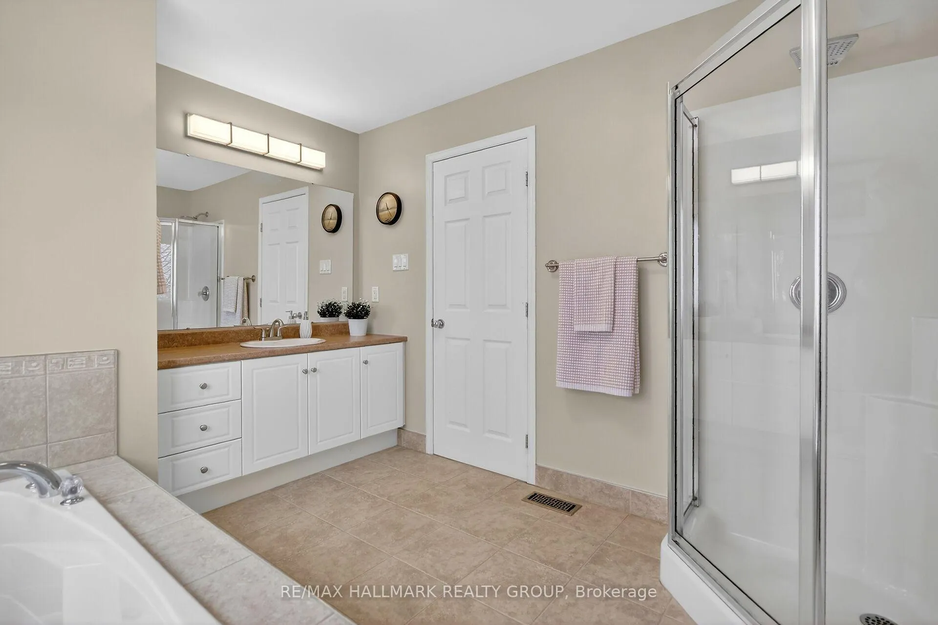 Photo 18 of 355 West Ridge Drive, Ottawa, Stittsville (South) — HOMEH