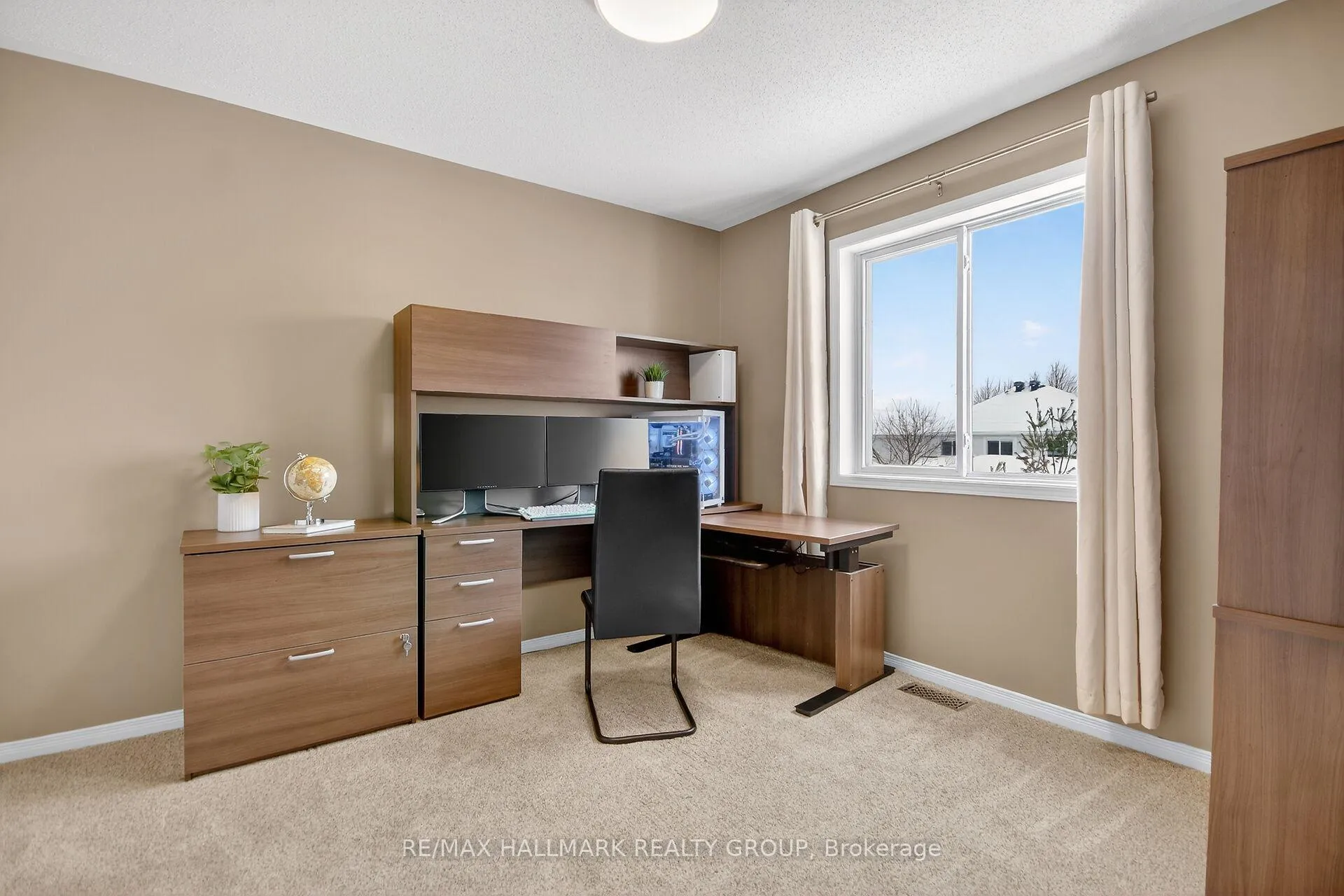 Photo 19 of 355 West Ridge Drive, Ottawa, Stittsville (South) — HOMEH