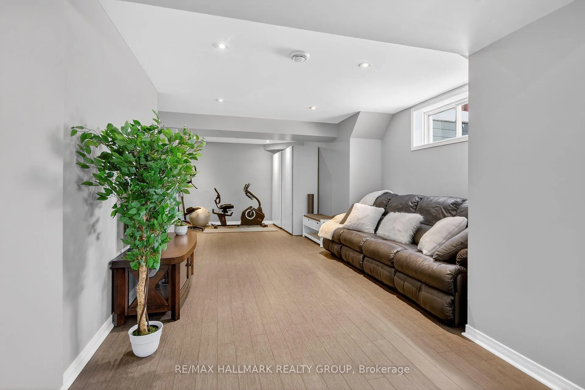 Photo 28 of 355 West Ridge Drive, Ottawa, Stittsville (South) — HOMEH