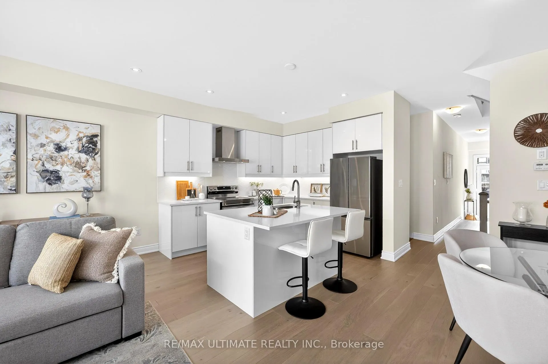 Photo 12 of 12 Singhampton Road, Vaughan, Kleinburg — HOMEH