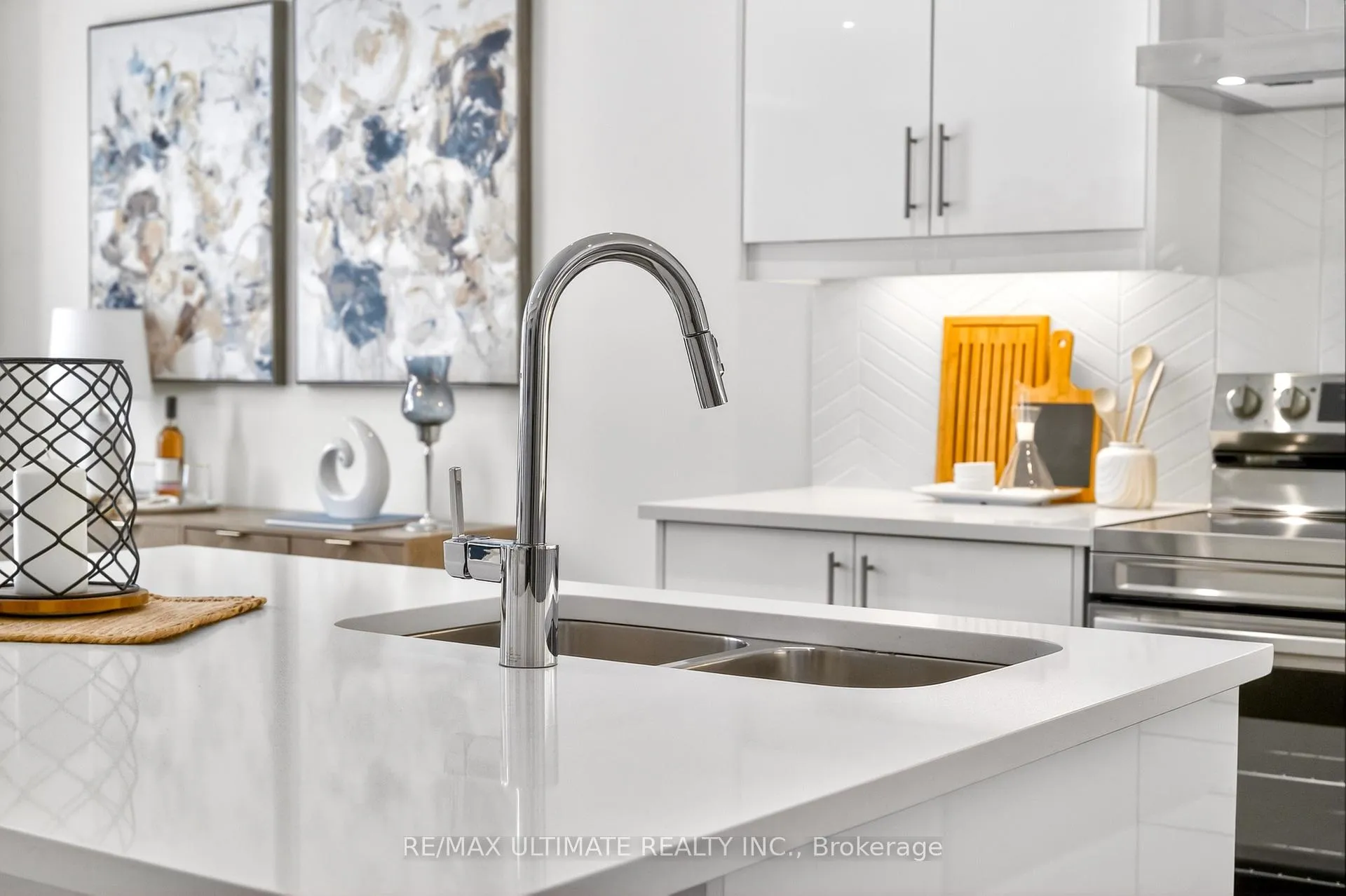 Photo 14 of 12 Singhampton Road, Vaughan, Kleinburg — HOMEH