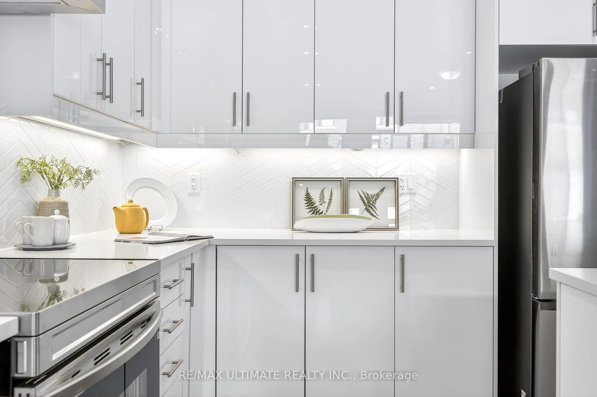 Photo 15 of 12 Singhampton Road, Vaughan, Kleinburg — HOMEH