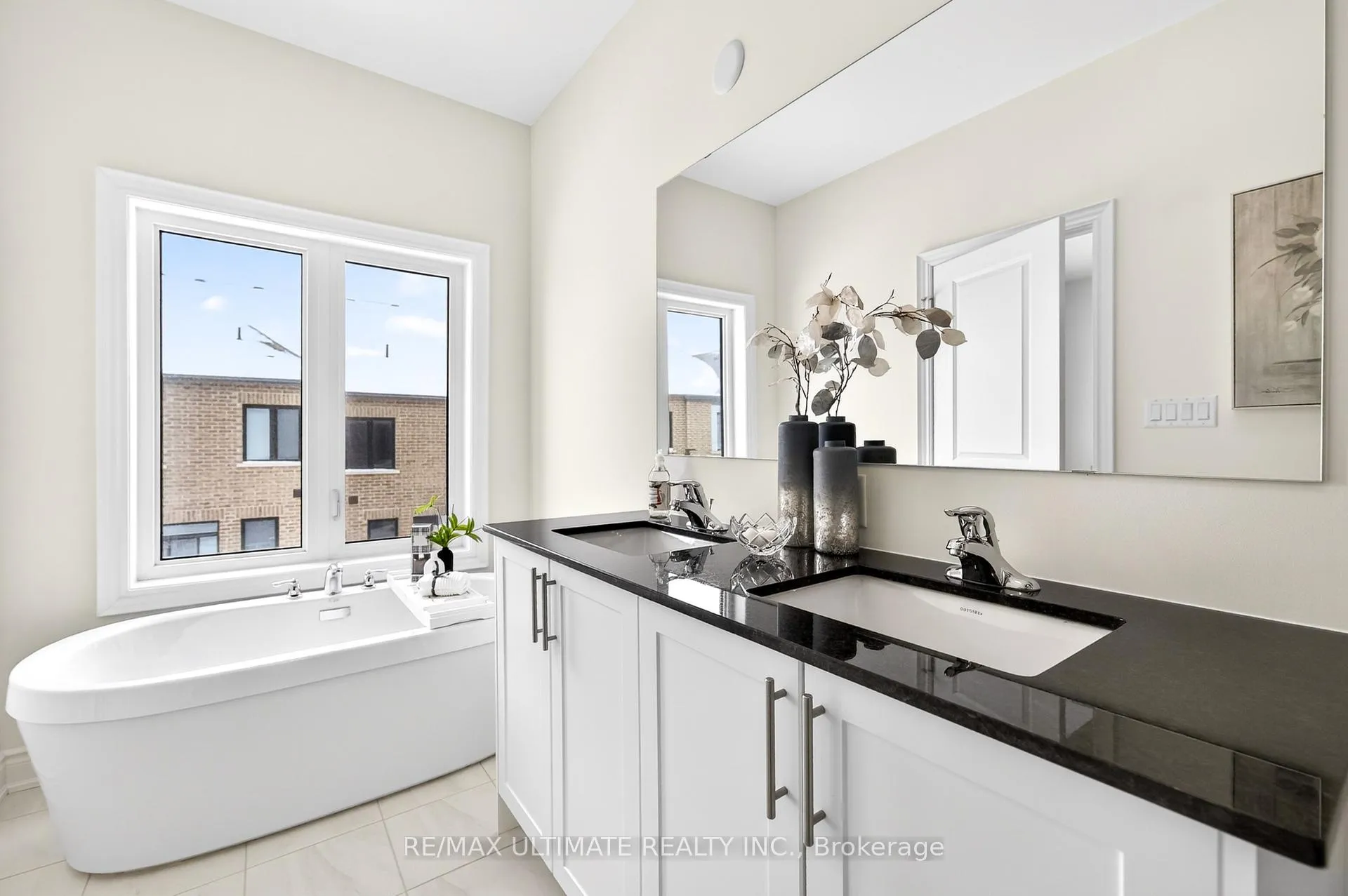 Photo 34 of 12 Singhampton Road, Vaughan, Kleinburg — HOMEH