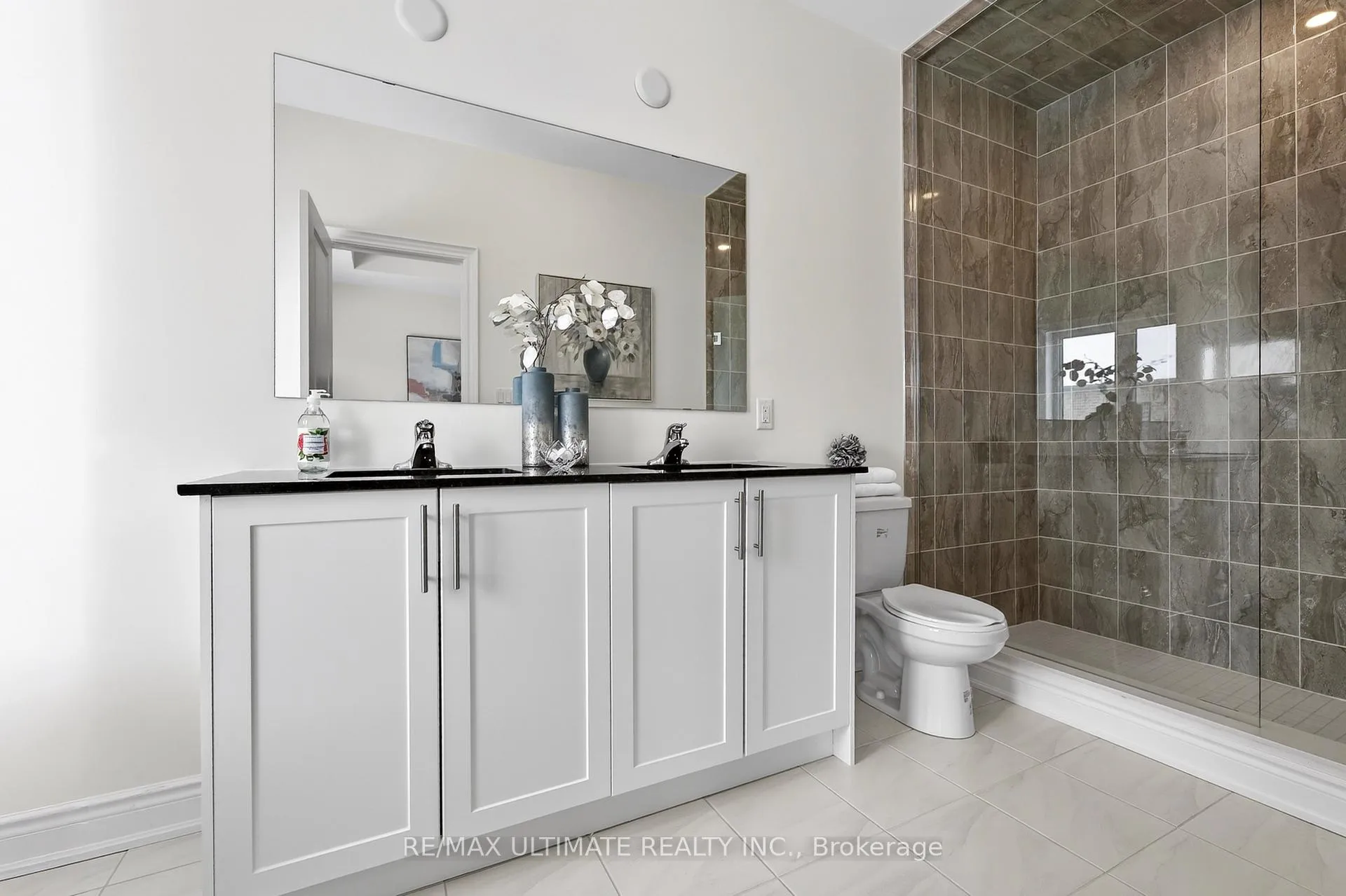 Photo 35 of 12 Singhampton Road, Vaughan, Kleinburg — HOMEH
