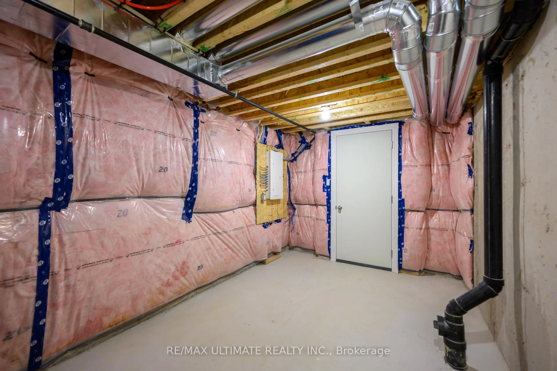 Photo 47 of 12 Singhampton Road, Vaughan, Kleinburg — HOMEH