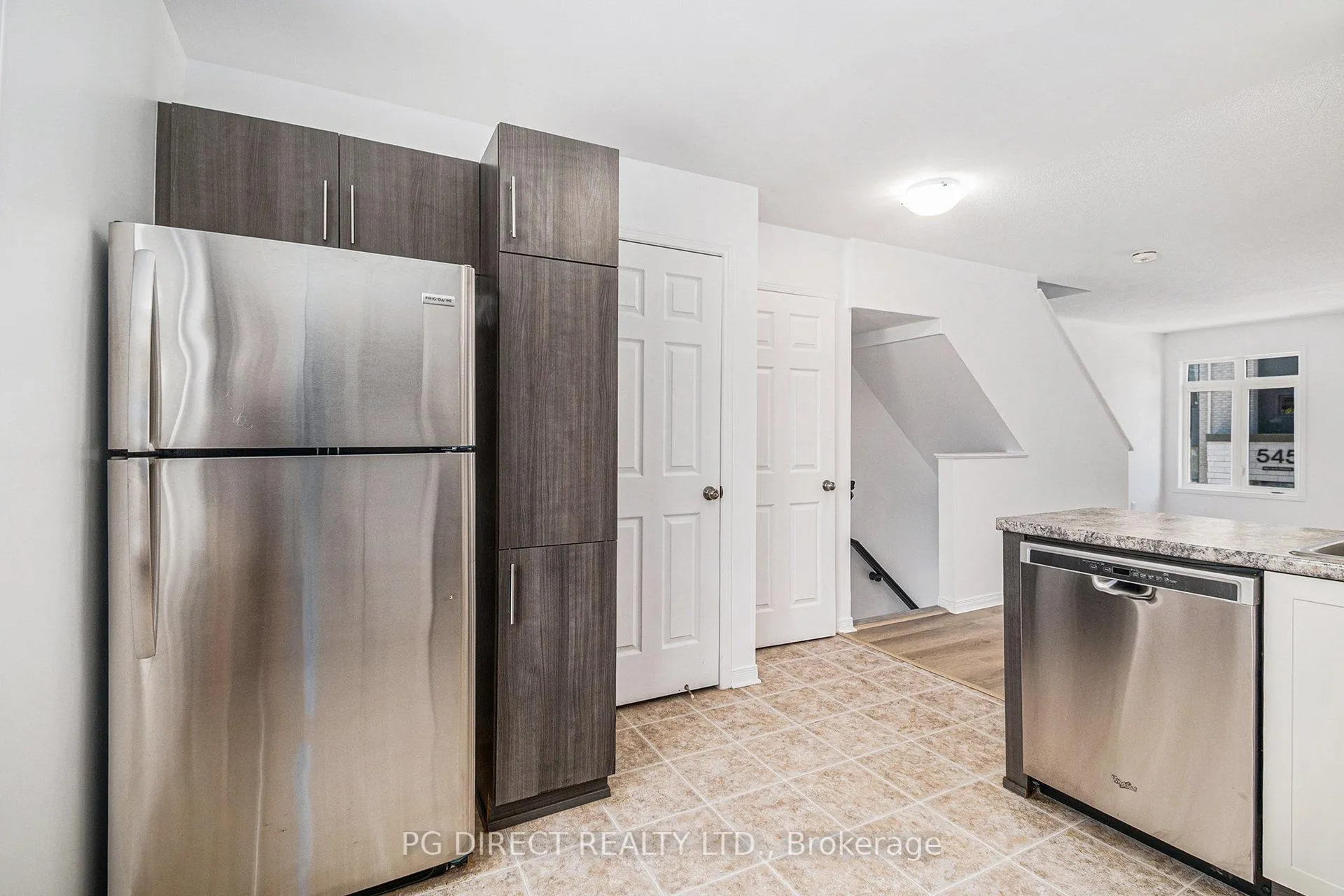 Photo 5 of 542 Recolte Private, Ottawa, Bilberry Creek/Queenswood Heights — HOMEH