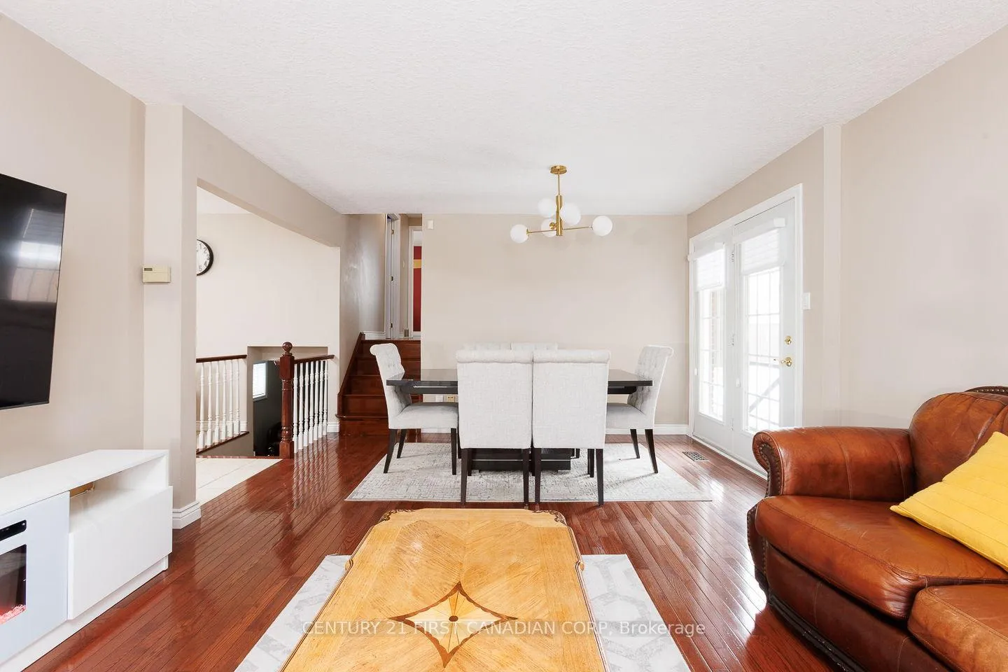Photo 4 of 118 Rosamond Crescent, London, South X — HOMEH
