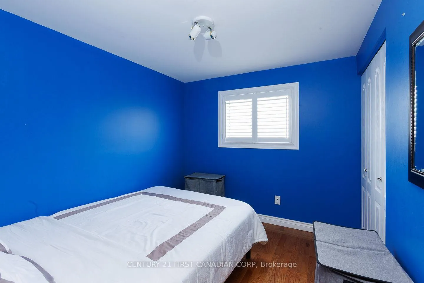 Photo 17 of 118 Rosamond Crescent, London, South X — HOMEH