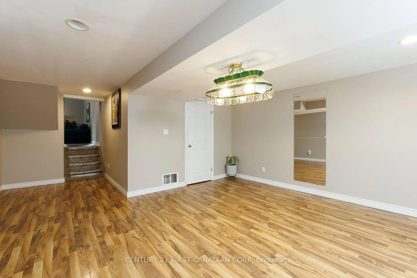 Photo 25 of 118 Rosamond Crescent, London, South X — HOMEH