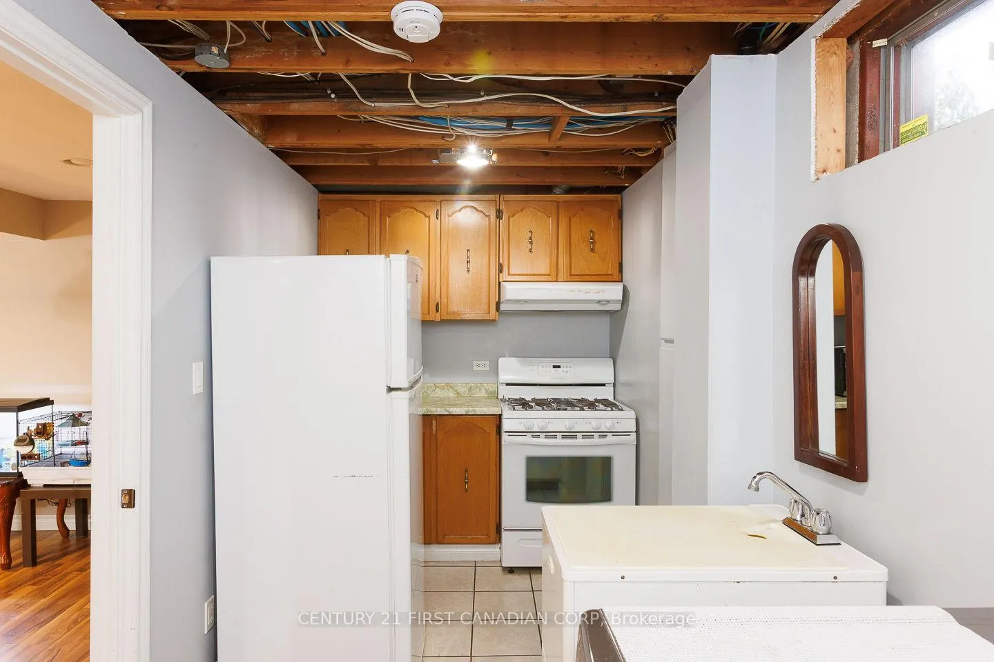 Photo 27 of 118 Rosamond Crescent, London, South X — HOMEH