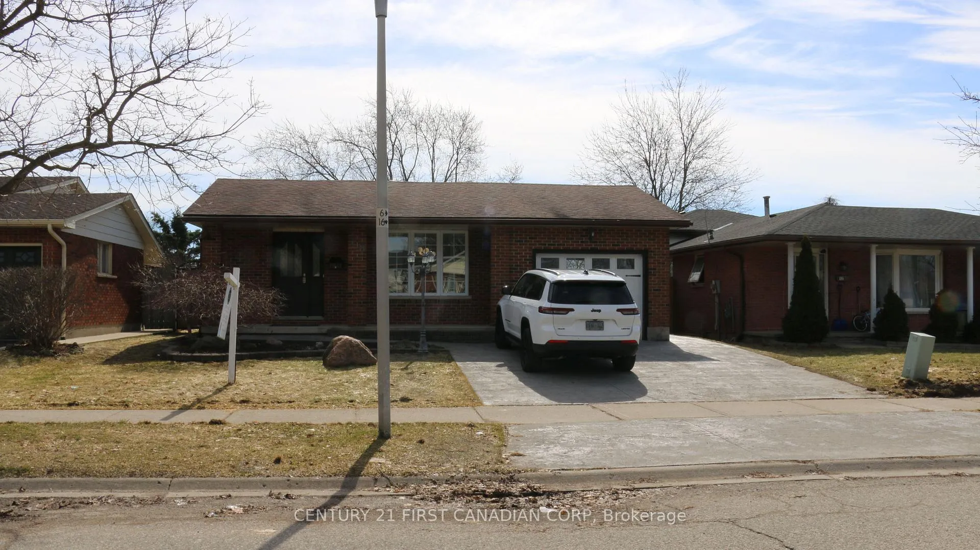Photo 1 of 118 Rosamond Crescent, London, South X — HOMEH