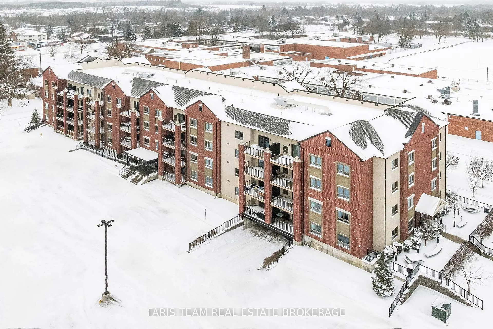 Photo 2 of Unit 305, 161 Wellington Street E, New Tecumseth, Alliston — HOMEH