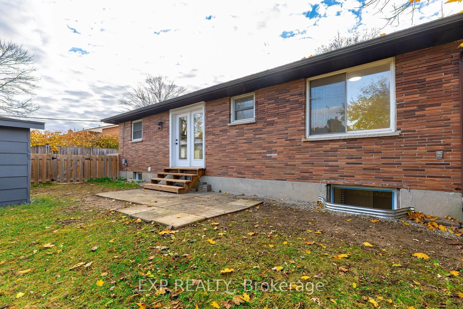 Photo 25 of 239 Commissioners Road W, London, South D — HOMEH