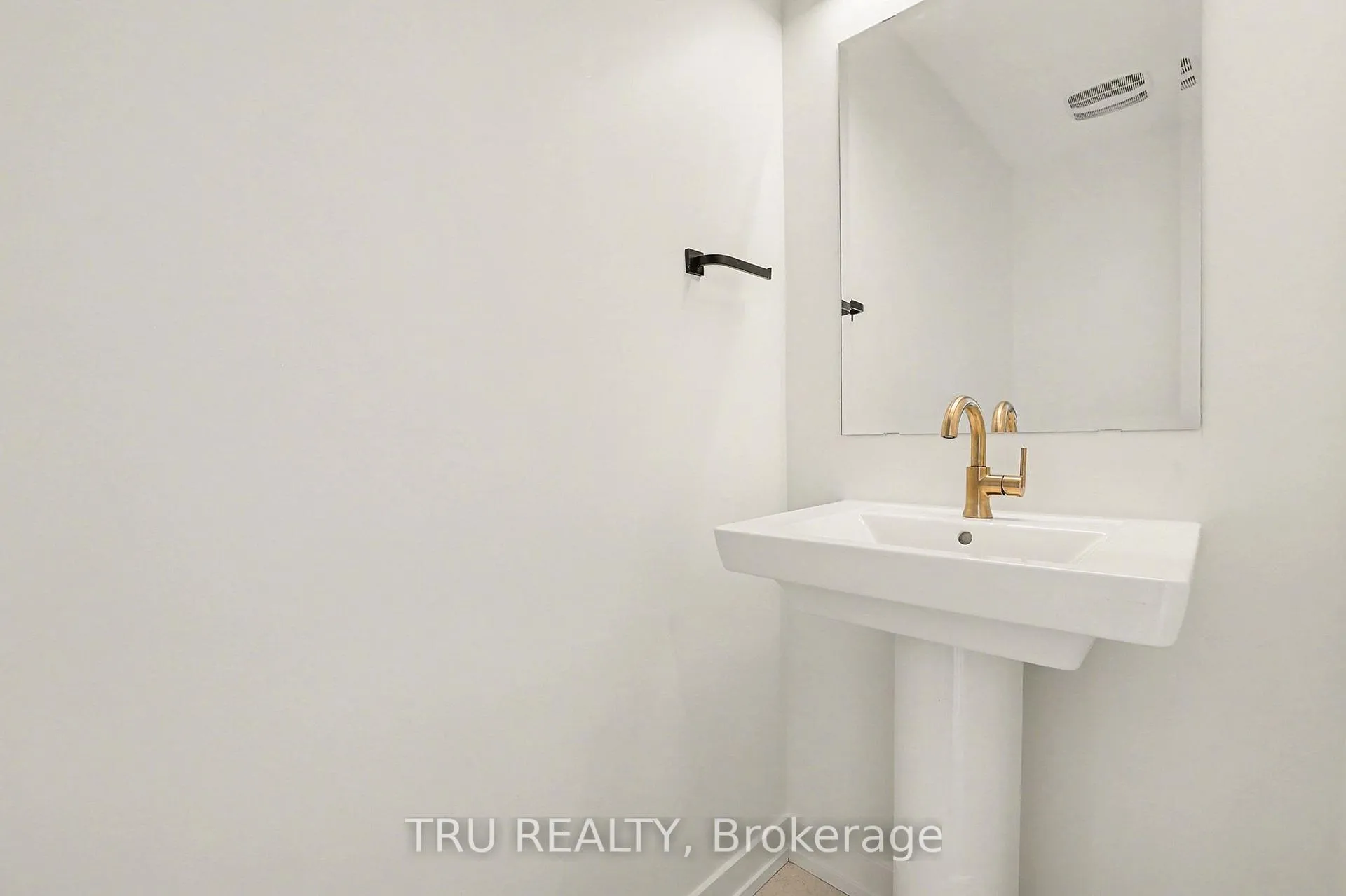 Photo 13 of 1154 Cope Drive, Ottawa, Stittsville (South) — HOMEH
