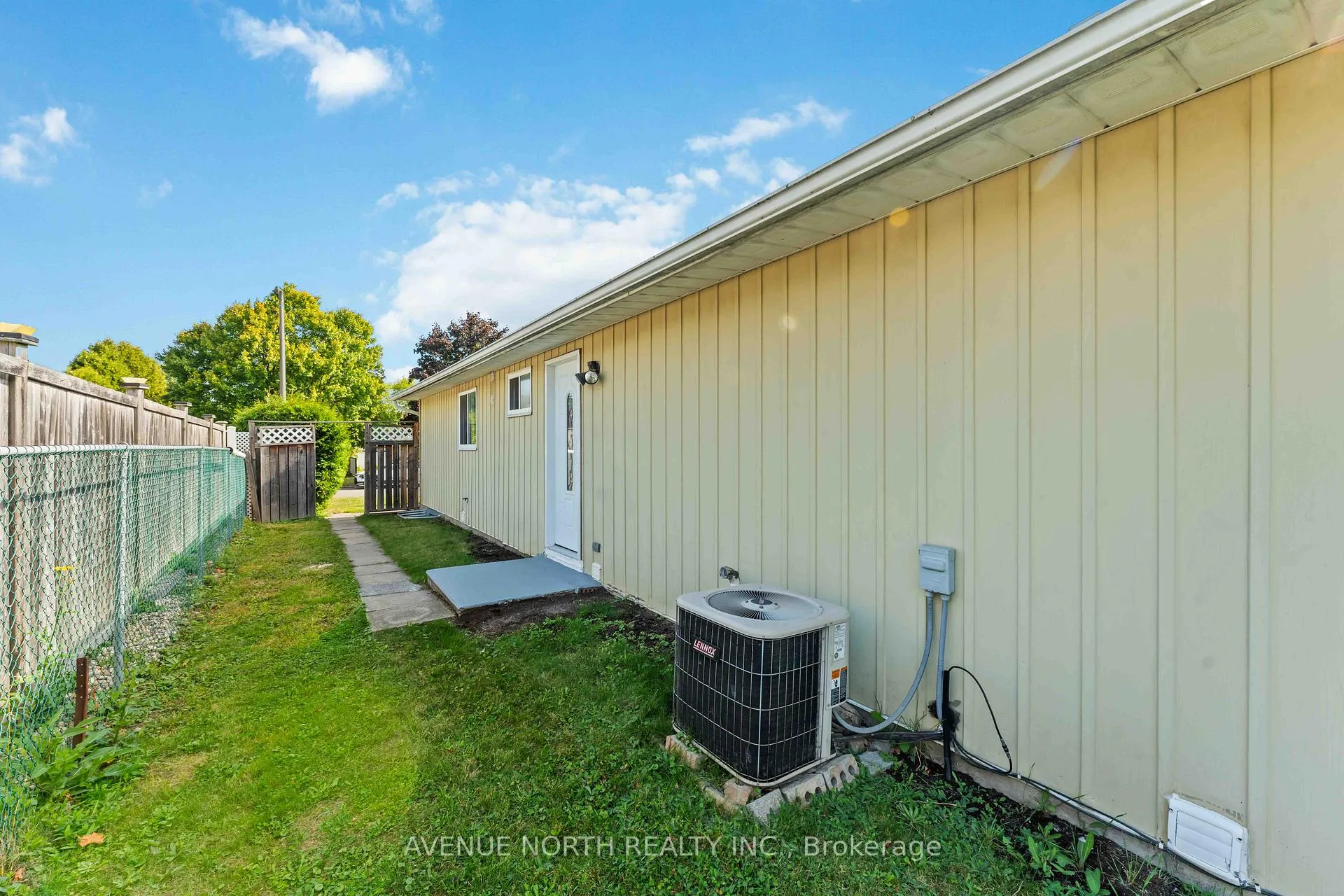 Photo 34 of 2178 Erinbrook Crescent, Ottawa, Sheffield Glen/Industrial Park — HOMEH
