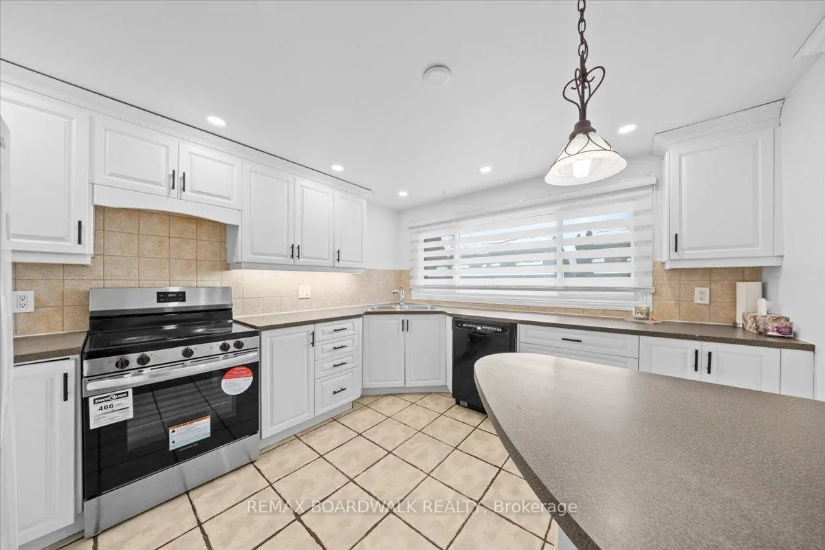 Photo 6 of Unit 29, 2 Bertona Street, Ottawa, Manordale — HOMEH