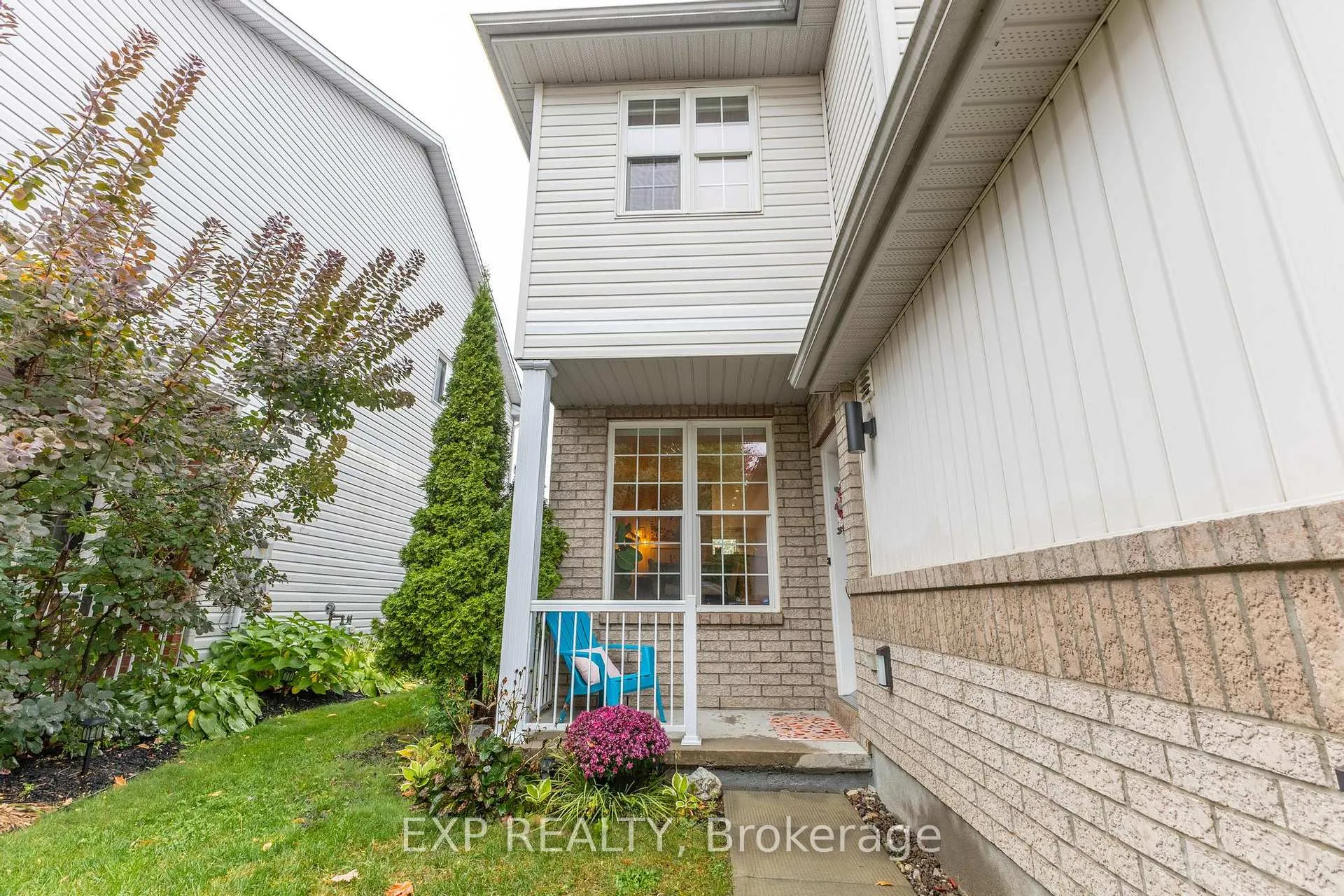 Photo 2 of 2341 Glandriel Crescent, Ottawa, Springridge/East Village — HOMEH