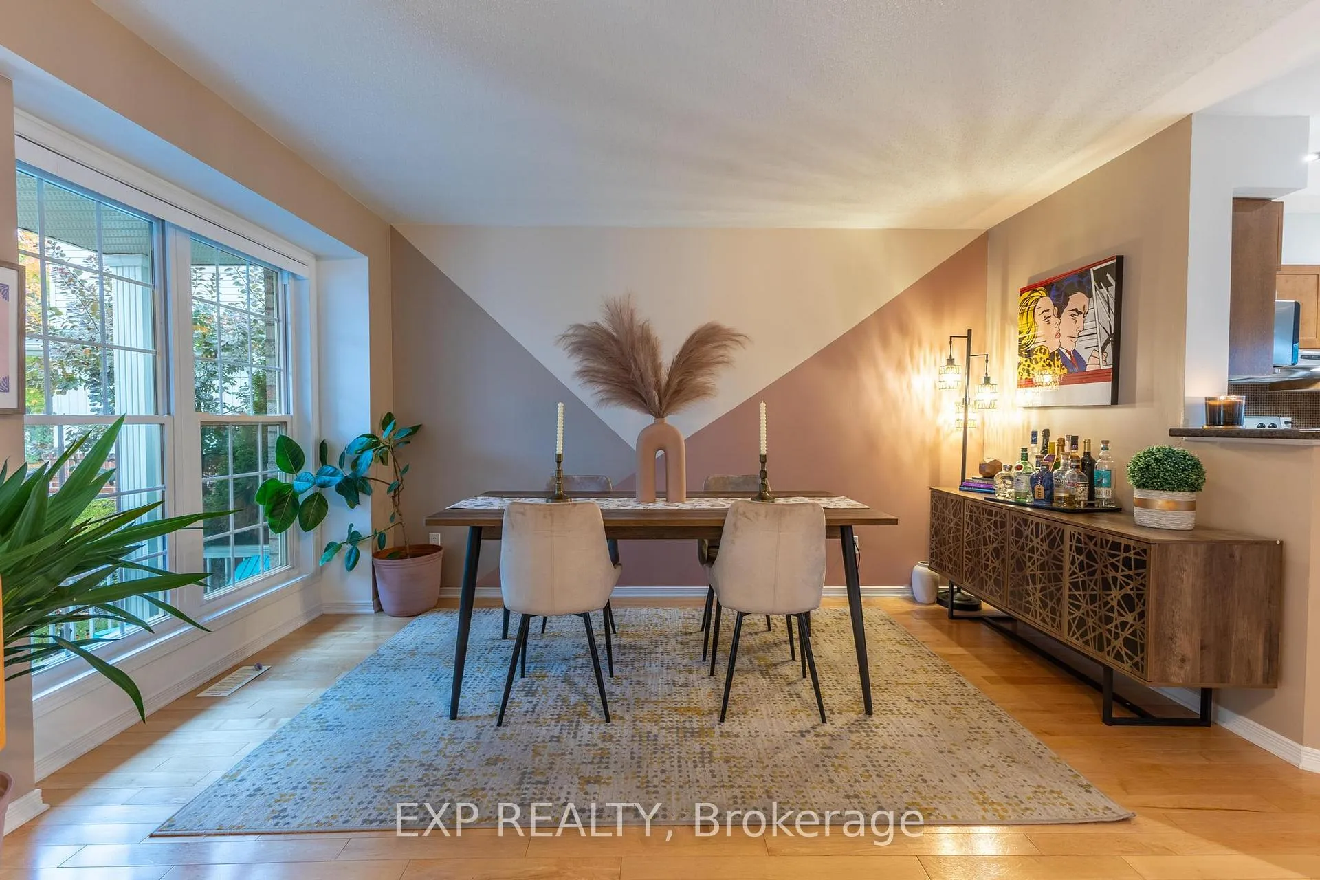 Photo 4 of 2341 Glandriel Crescent, Ottawa, Springridge/East Village — HOMEH