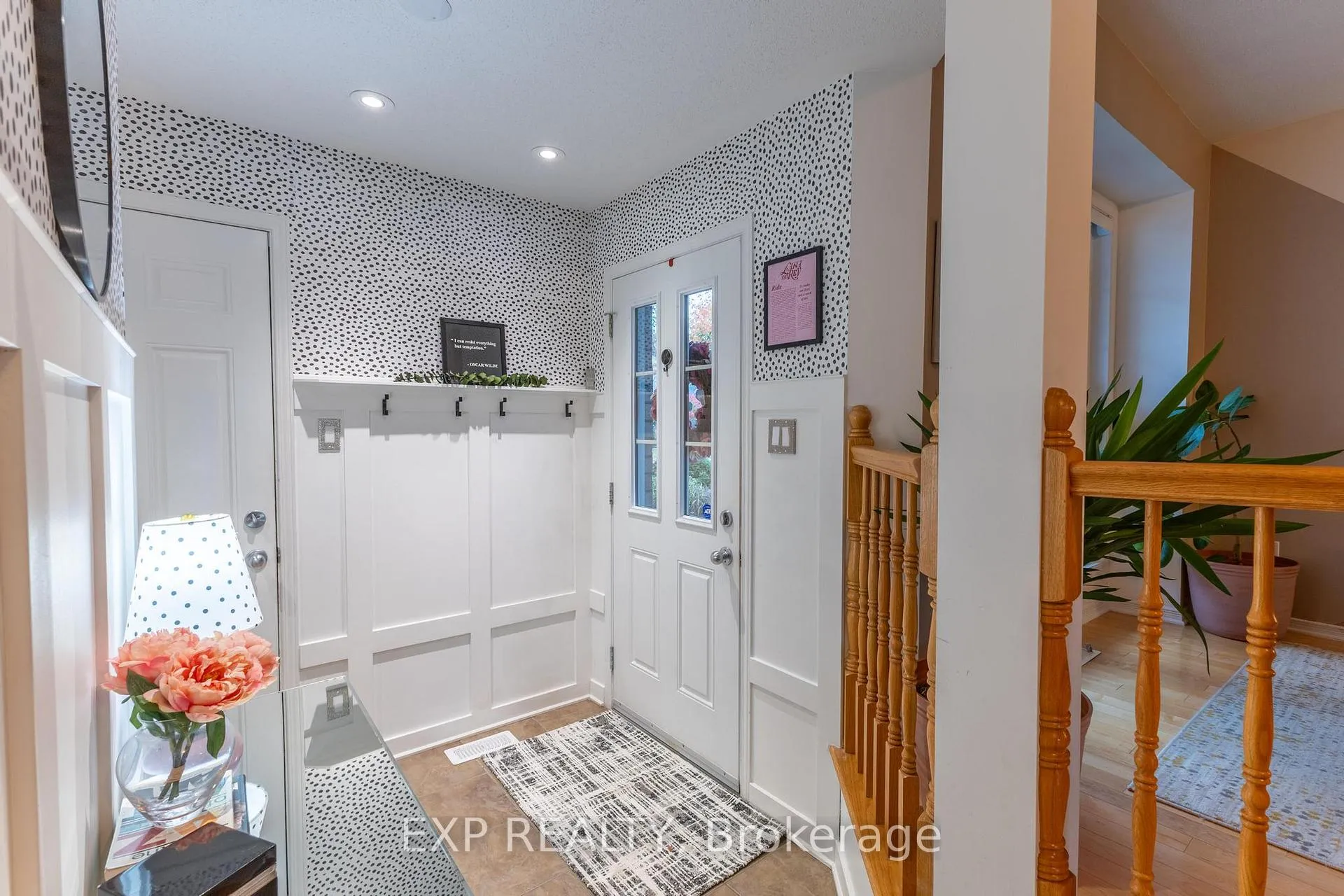 Photo 5 of 2341 Glandriel Crescent, Ottawa, Springridge/East Village — HOMEH