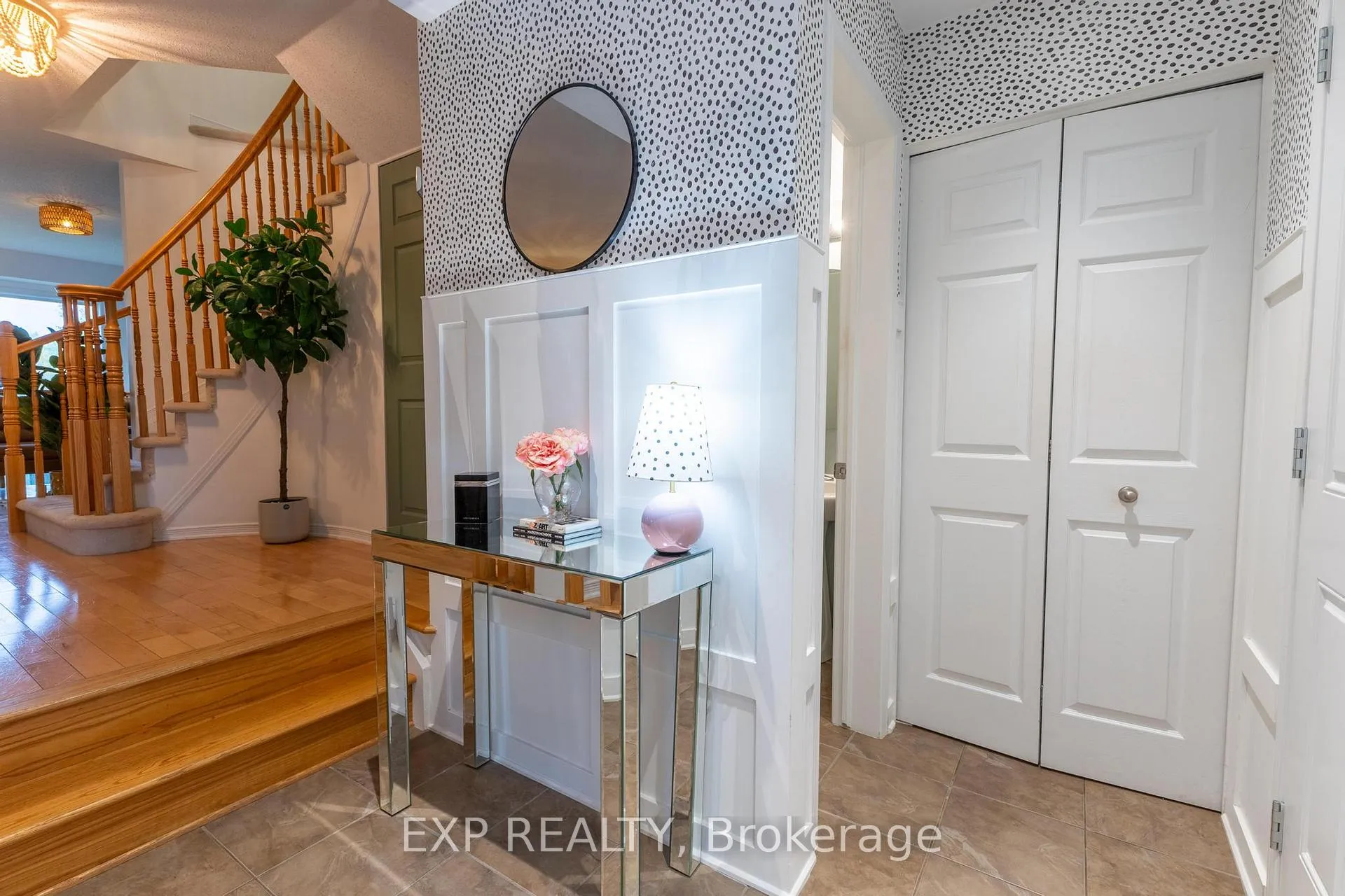 Photo 6 of 2341 Glandriel Crescent, Ottawa, Springridge/East Village — HOMEH