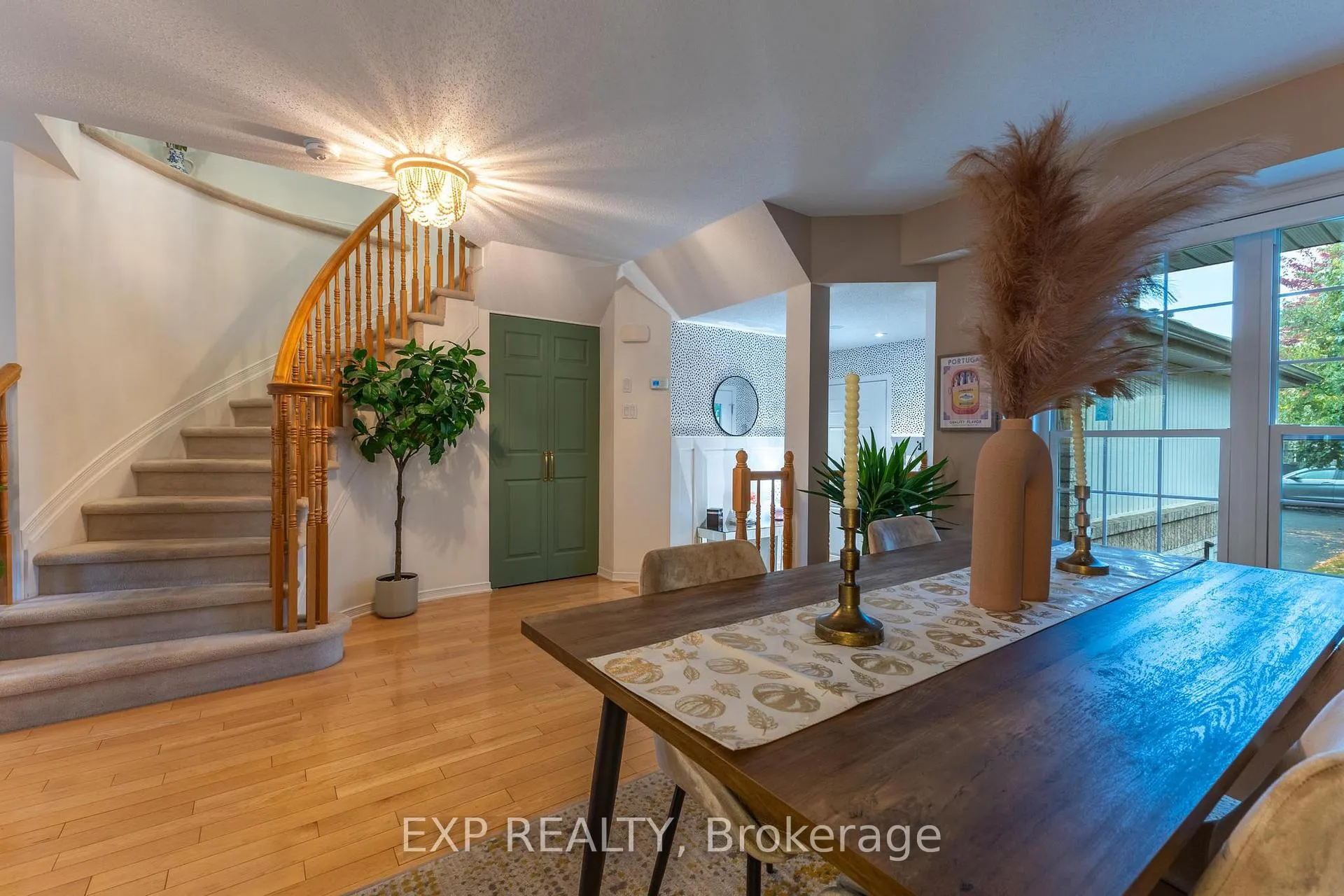 Photo 9 of 2341 Glandriel Crescent, Ottawa, Springridge/East Village — HOMEH