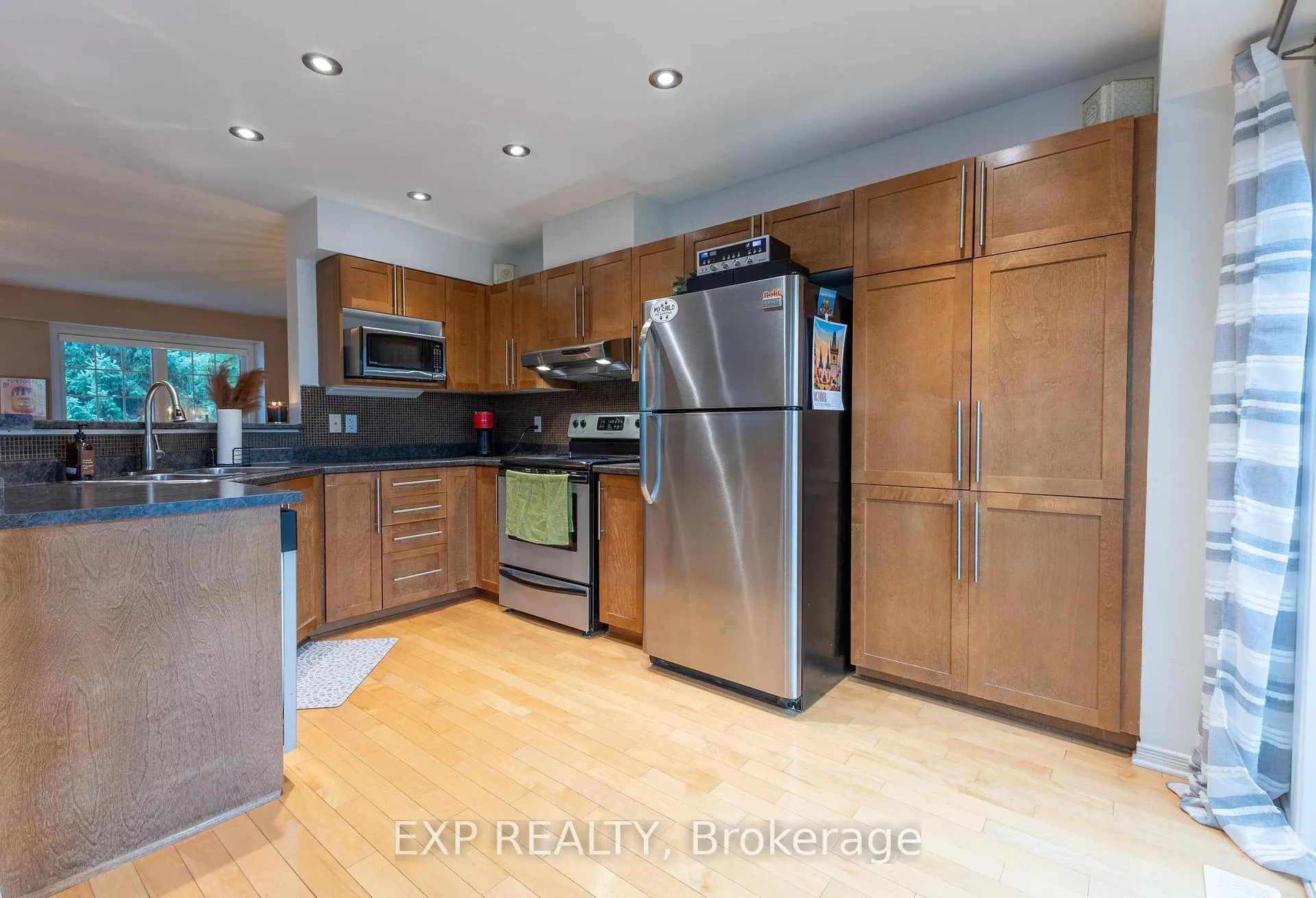 Photo 12 of 2341 Glandriel Crescent, Ottawa, Springridge/East Village — HOMEH