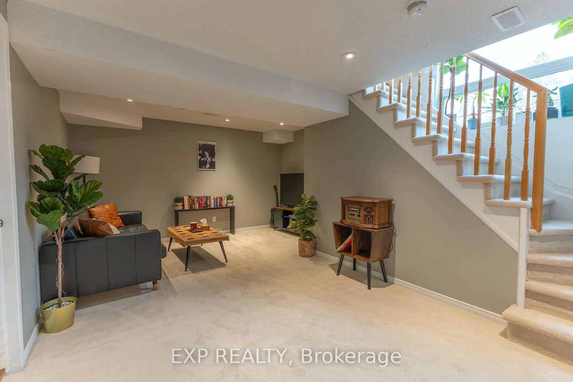 Photo 26 of 2341 Glandriel Crescent, Ottawa, Springridge/East Village — HOMEH