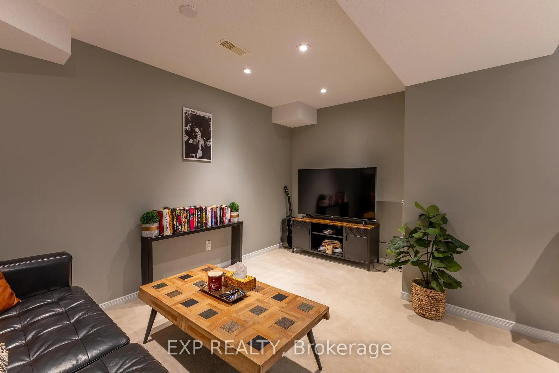 Photo 28 of 2341 Glandriel Crescent, Ottawa, Springridge/East Village — HOMEH