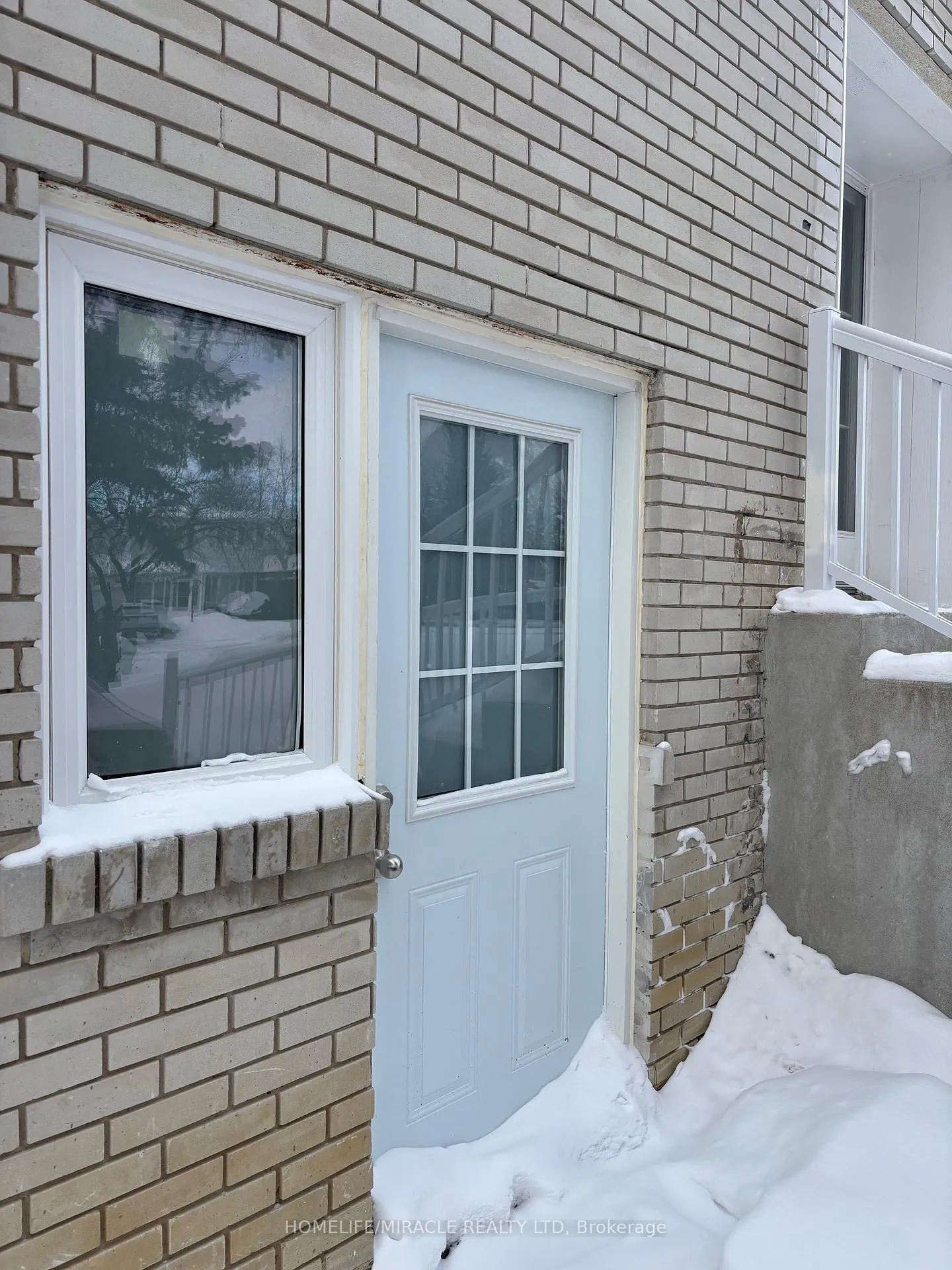 Photo 2 of Unit 2, 219 Mcmurchy Avenue, Brampton, Brampton South — HOMEH