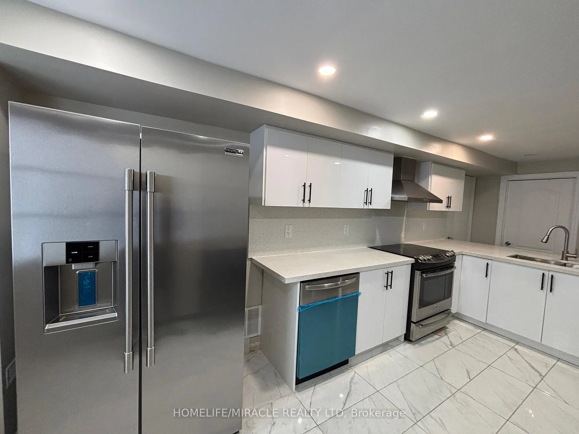 Photo 5 of Unit 2, 219 Mcmurchy Avenue, Brampton, Brampton South — HOMEH