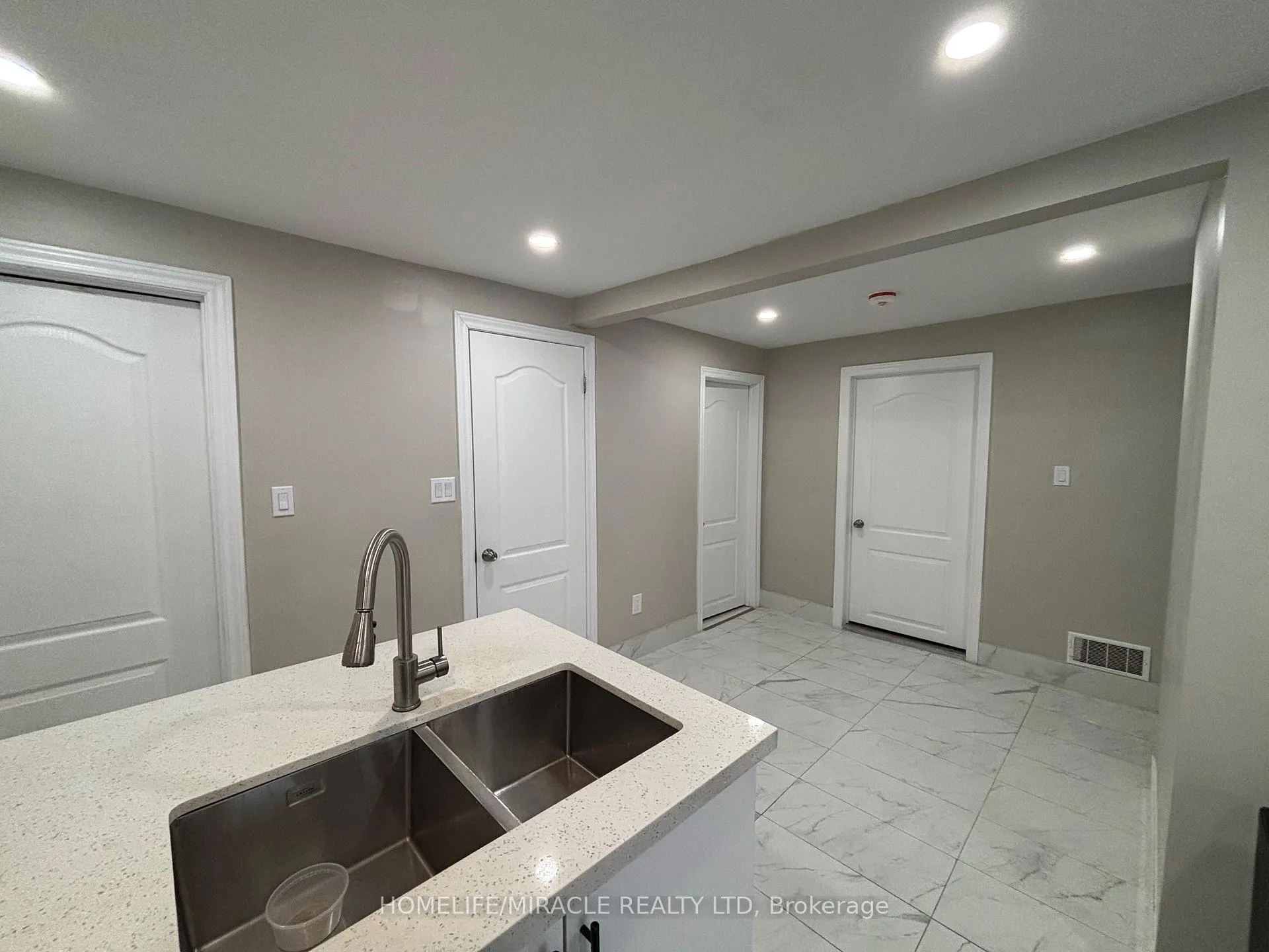 Photo 6 of Unit 2, 219 Mcmurchy Avenue, Brampton, Brampton South — HOMEH