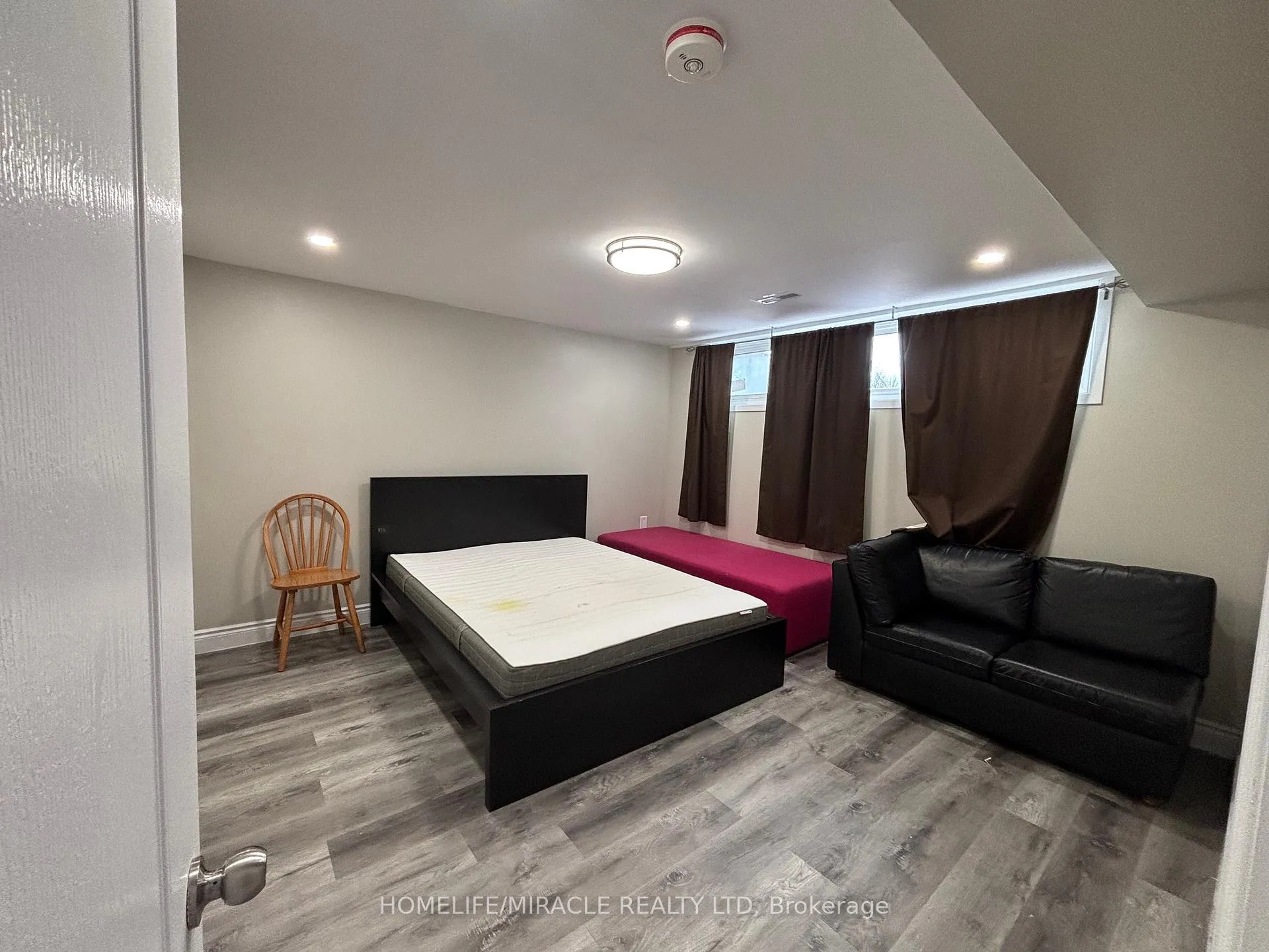Photo 8 of Unit 2, 219 Mcmurchy Avenue, Brampton, Brampton South — HOMEH