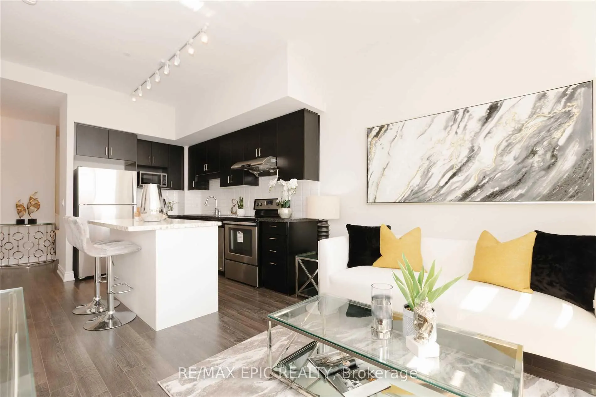 Photo 4 of Unit Ph-1801, 38 Cedarland Drive, Markham, Unionville — HOMEH