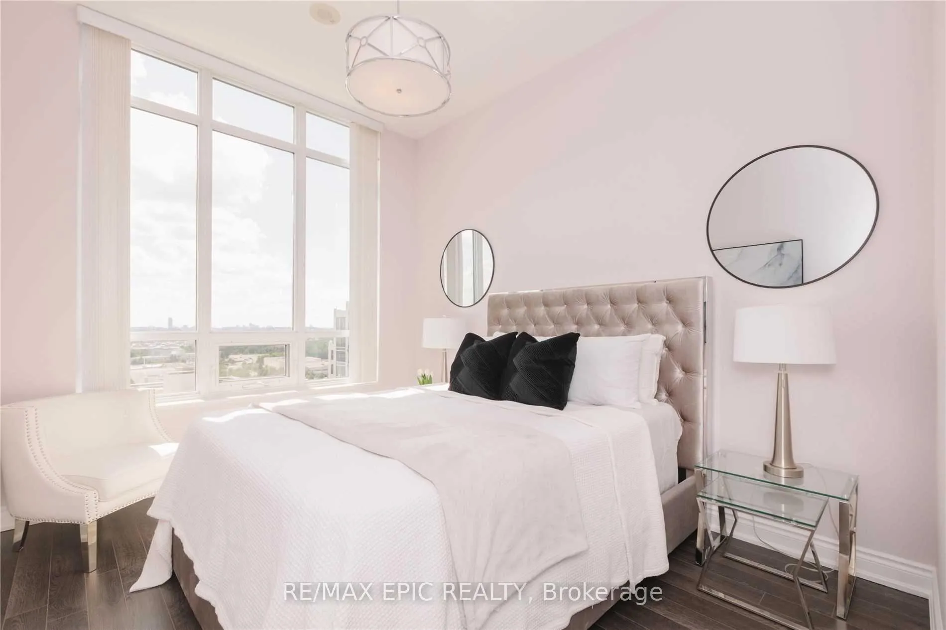 Photo 5 of Unit Ph-1801, 38 Cedarland Drive, Markham, Unionville — HOMEH