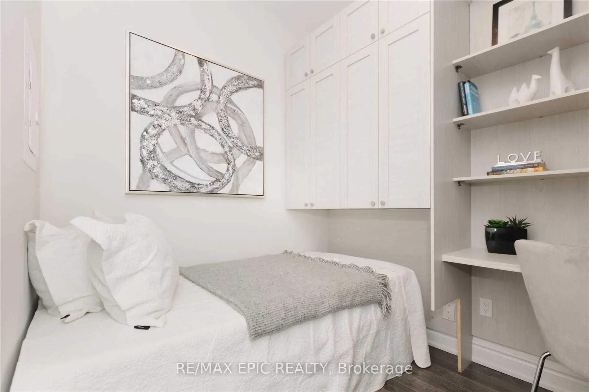 Photo 6 of Unit Ph-1801, 38 Cedarland Drive, Markham, Unionville — HOMEH