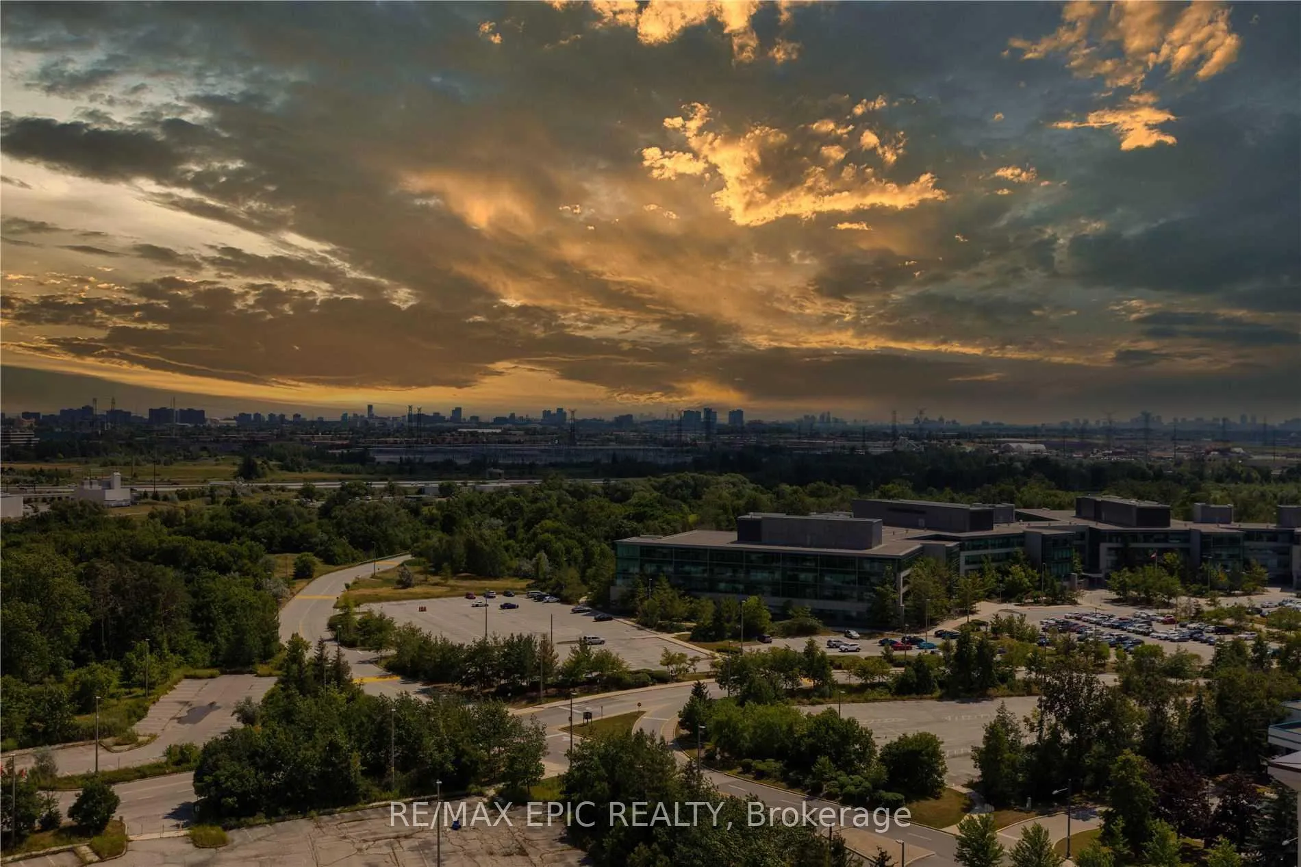 Photo 9 of Unit Ph-1801, 38 Cedarland Drive, Markham, Unionville — HOMEH