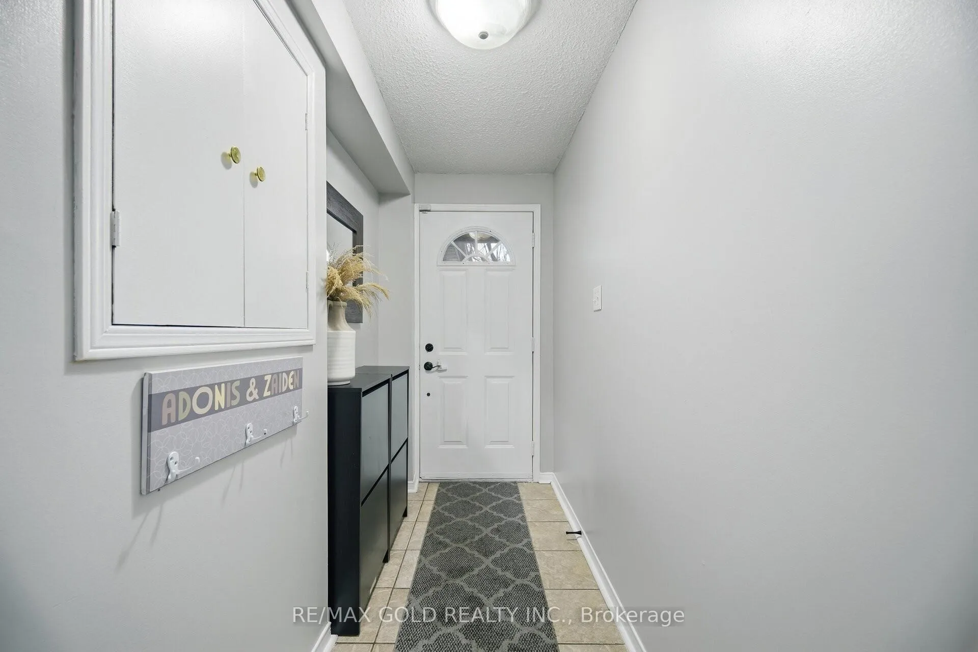 Photo 2 of Unit 101, 101 Spadina Road, Brampton, Brampton West — HOMEH