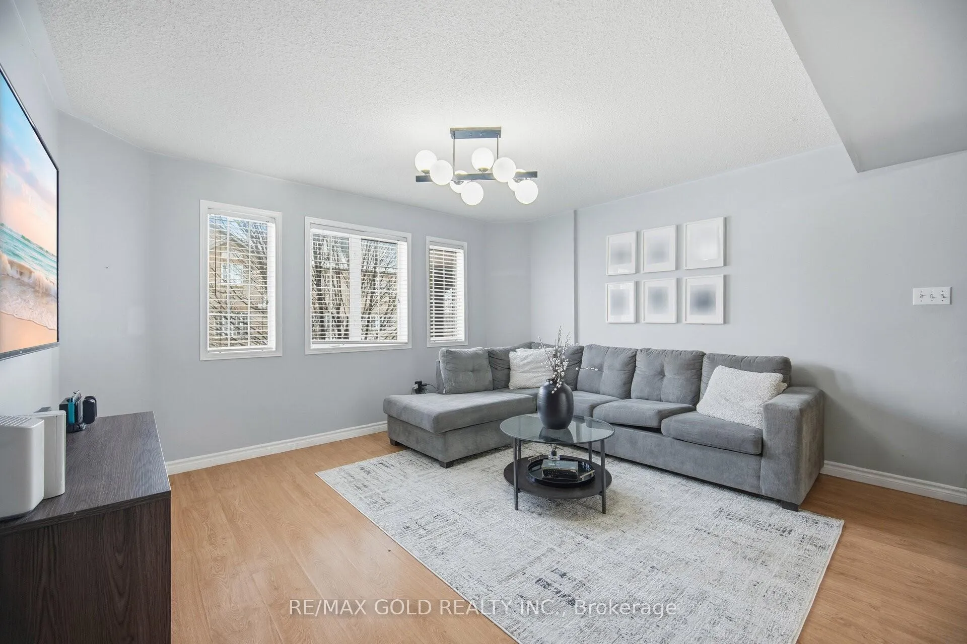 Photo 7 of Unit 101, 101 Spadina Road, Brampton, Brampton West — HOMEH