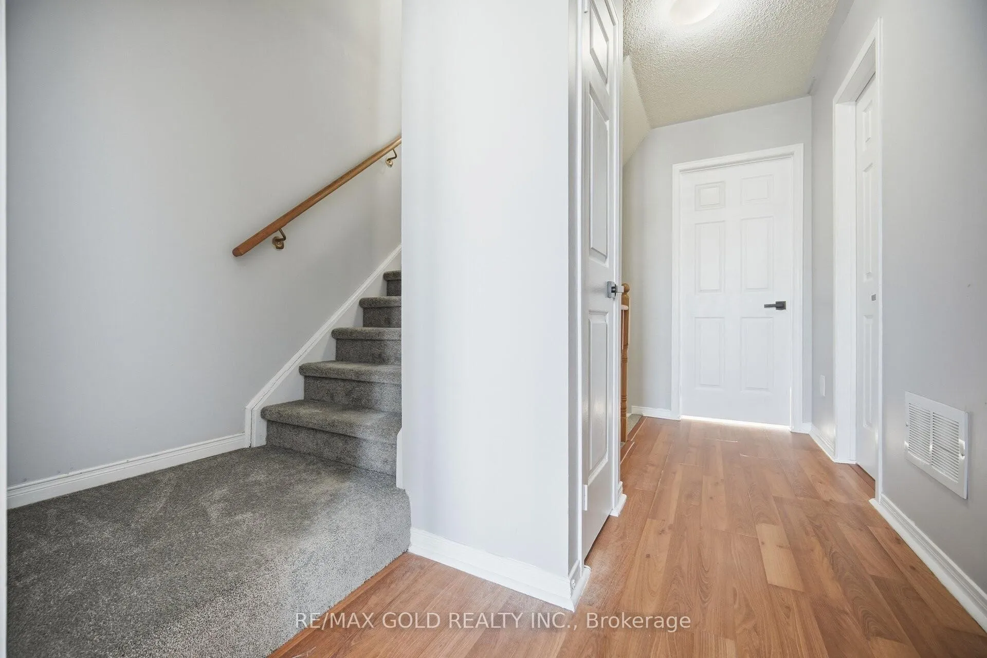 Photo 14 of Unit 101, 101 Spadina Road, Brampton, Brampton West — HOMEH