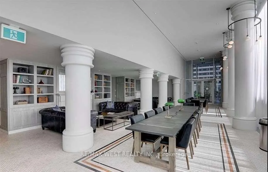 Photo 6 of Unit 712, 33 Helendale Avenue, Toronto, Yonge-Eglinton — HOMEH