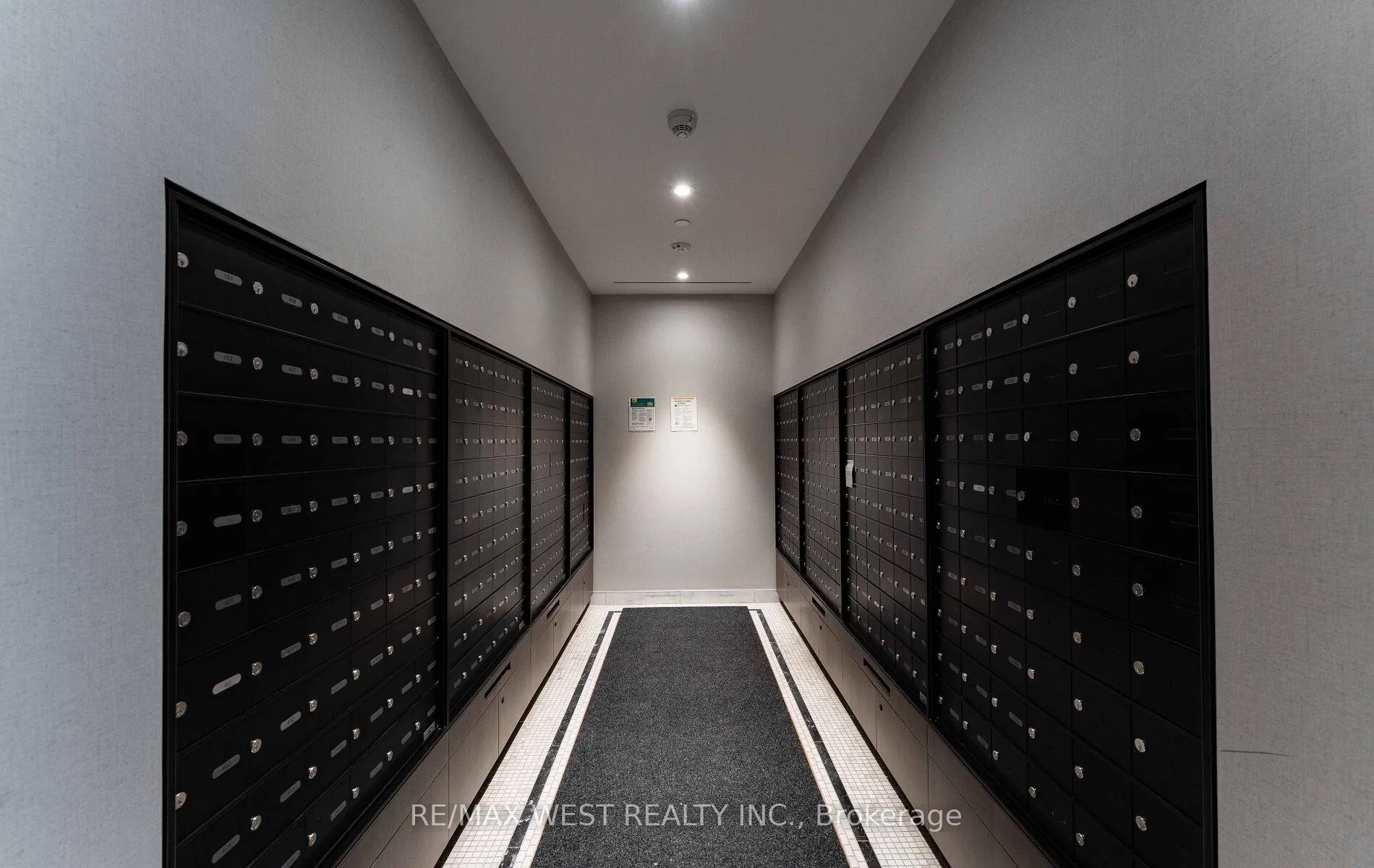 Photo 8 of Unit 712, 33 Helendale Avenue, Toronto, Yonge-Eglinton — HOMEH