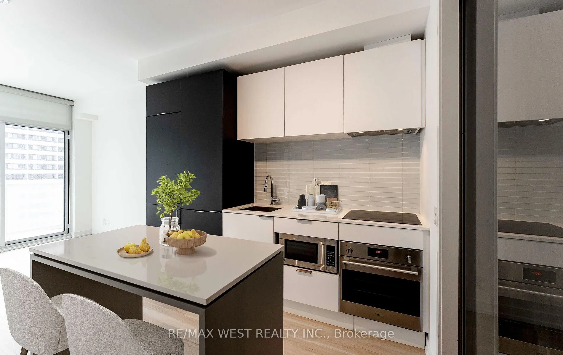 Photo 19 of Unit 712, 33 Helendale Avenue, Toronto, Yonge-Eglinton — HOMEH