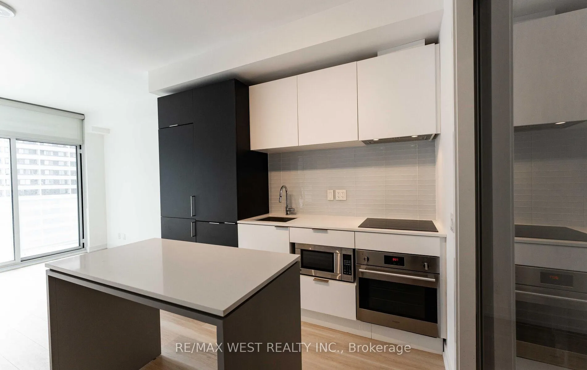 Photo 25 of Unit 712, 33 Helendale Avenue, Toronto, Yonge-Eglinton — HOMEH