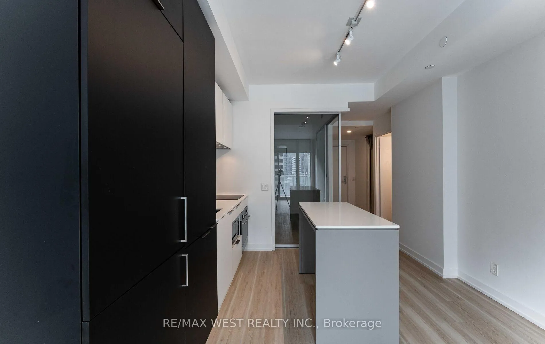 Photo 26 of Unit 712, 33 Helendale Avenue, Toronto, Yonge-Eglinton — HOMEH