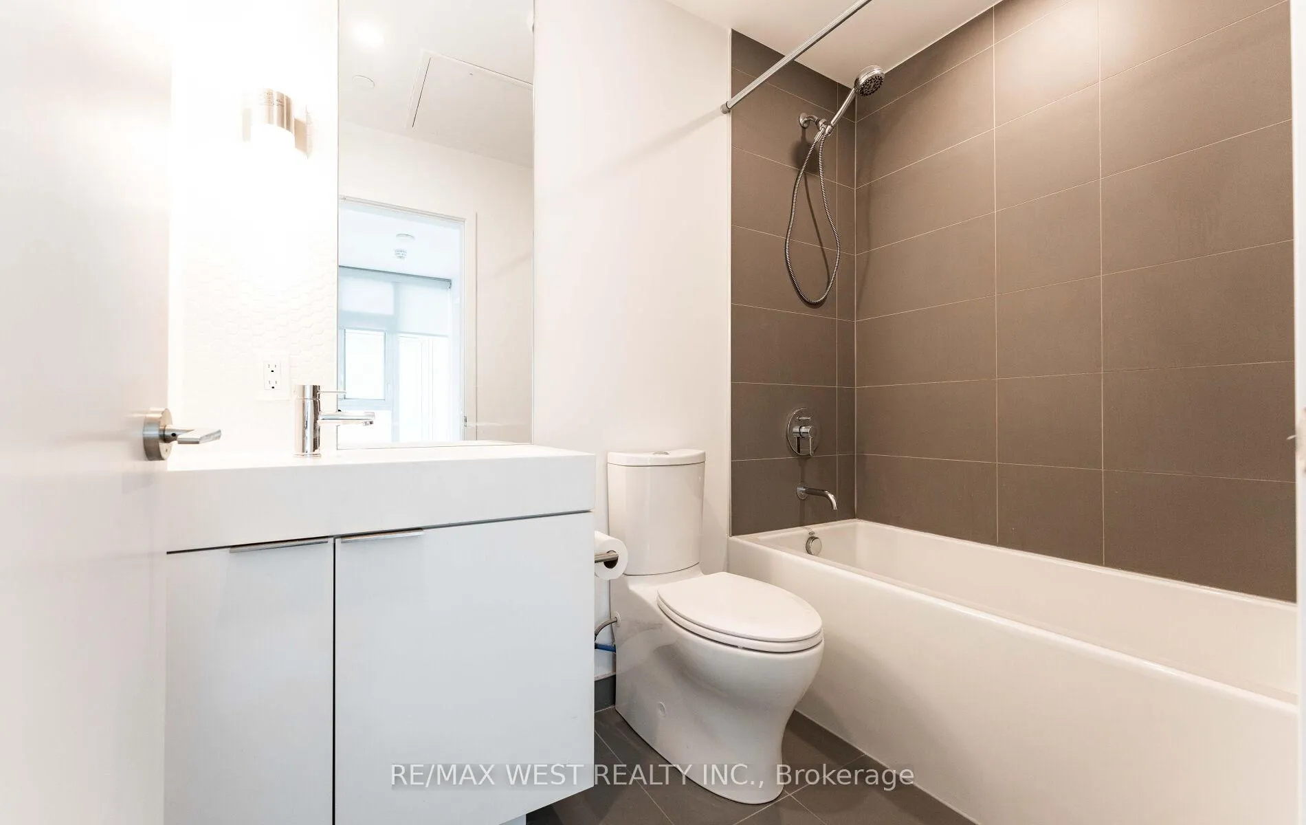 Photo 32 of Unit 712, 33 Helendale Avenue, Toronto, Yonge-Eglinton — HOMEH