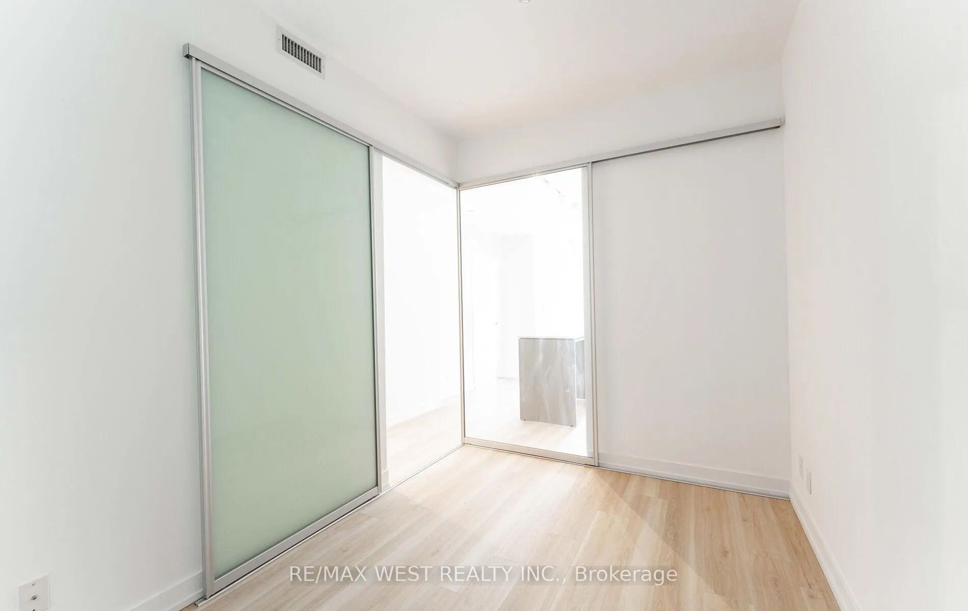 Photo 36 of Unit 712, 33 Helendale Avenue, Toronto, Yonge-Eglinton — HOMEH