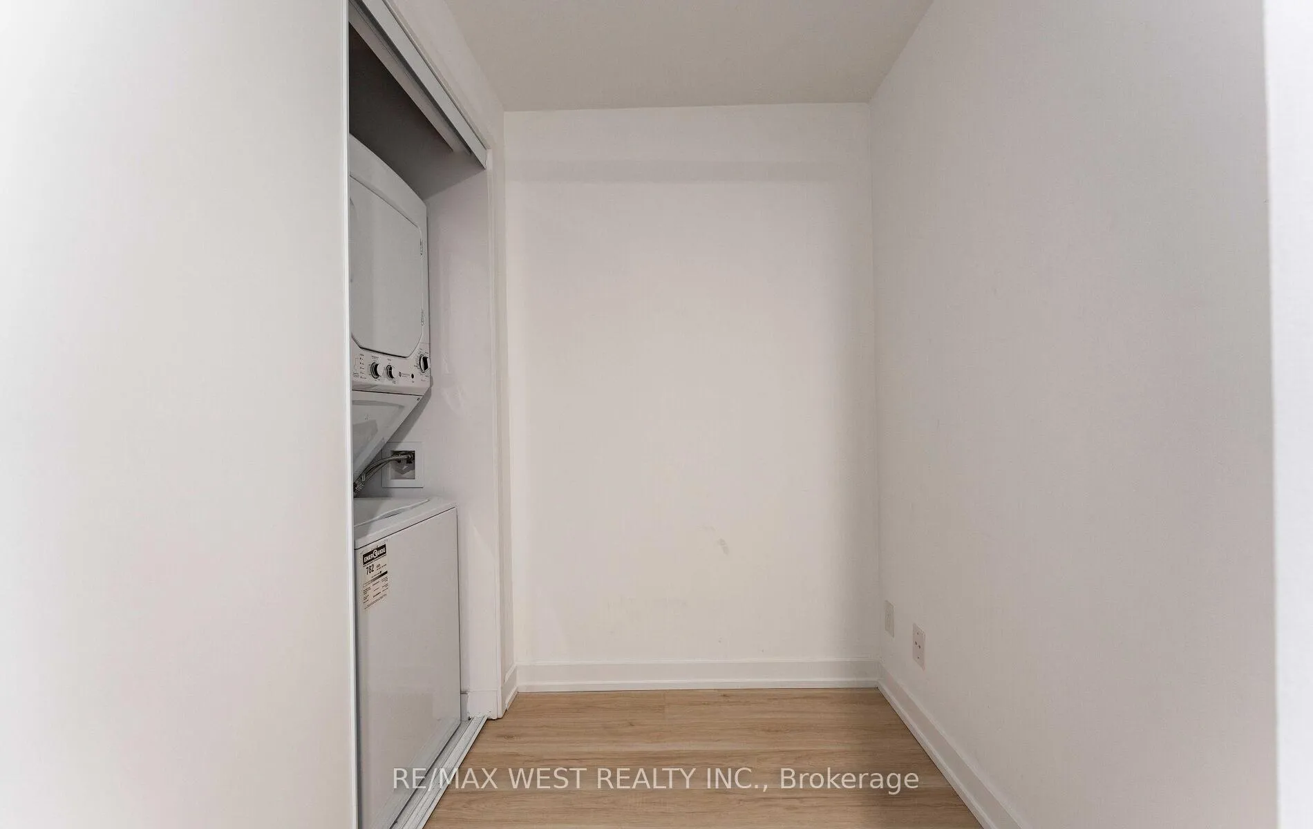 Photo 37 of Unit 712, 33 Helendale Avenue, Toronto, Yonge-Eglinton — HOMEH