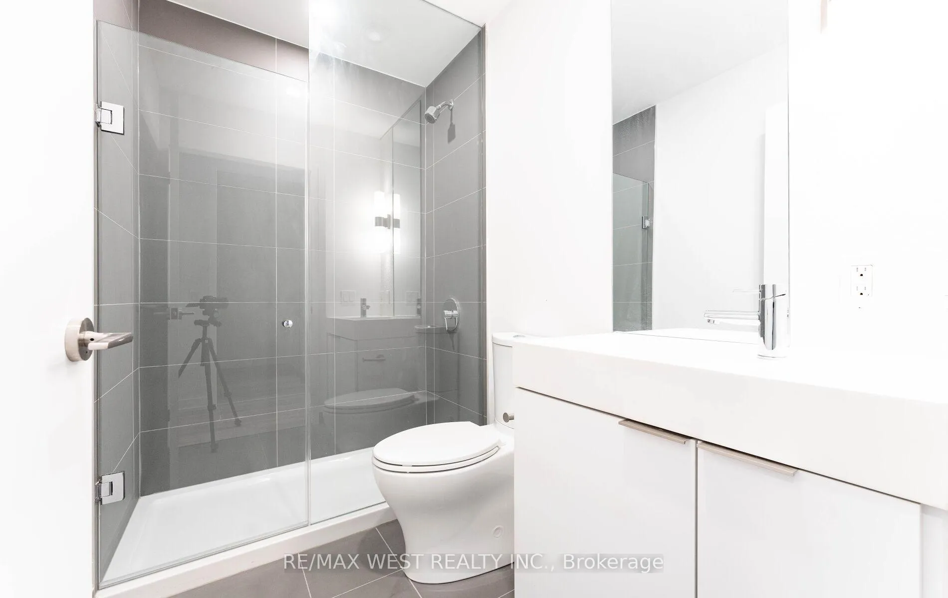 Photo 38 of Unit 712, 33 Helendale Avenue, Toronto, Yonge-Eglinton — HOMEH