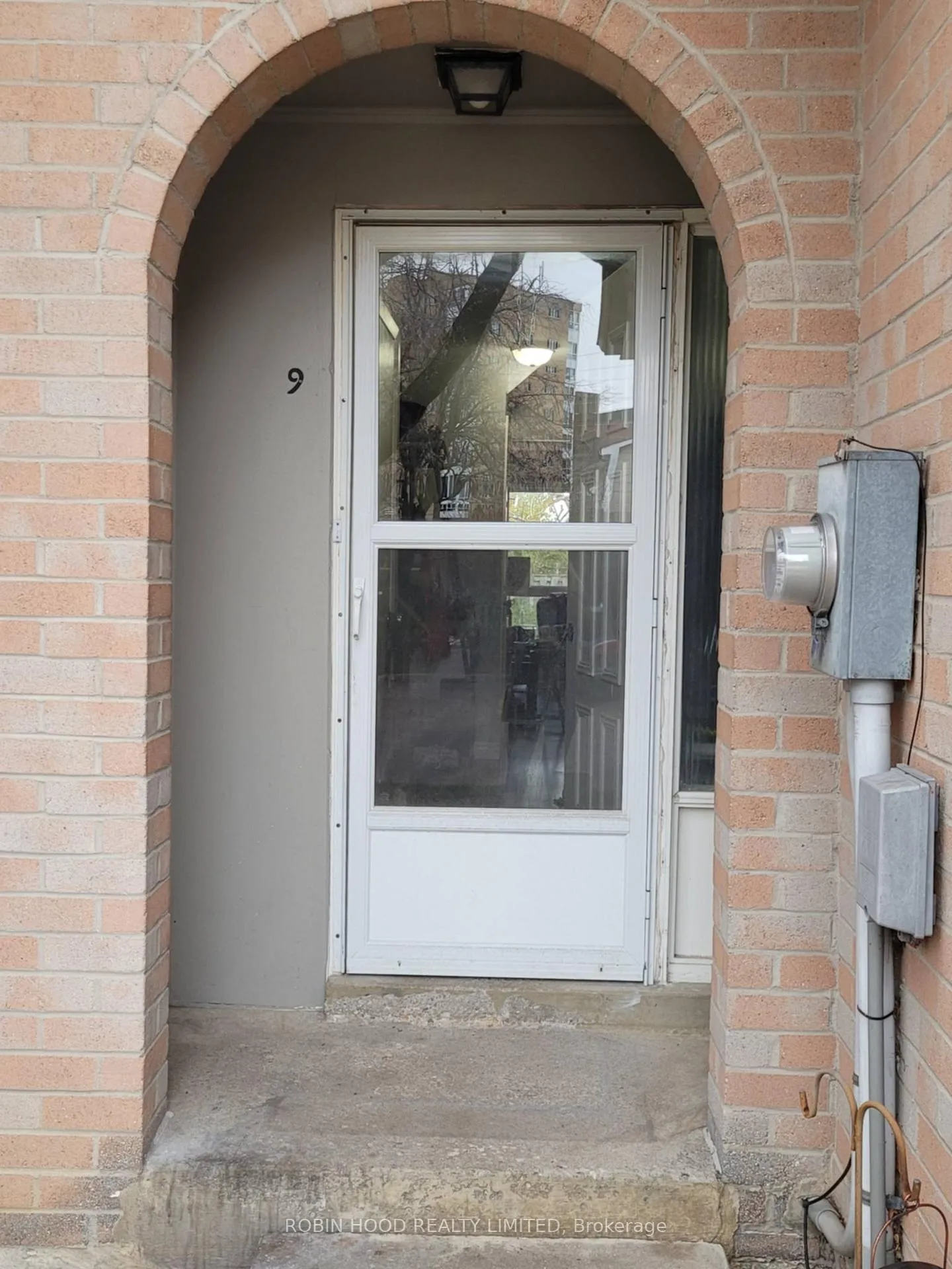 Photo 2 of Unit Unit 9, 2 Bernick Drive, Barrie, Grove East — HOMEH