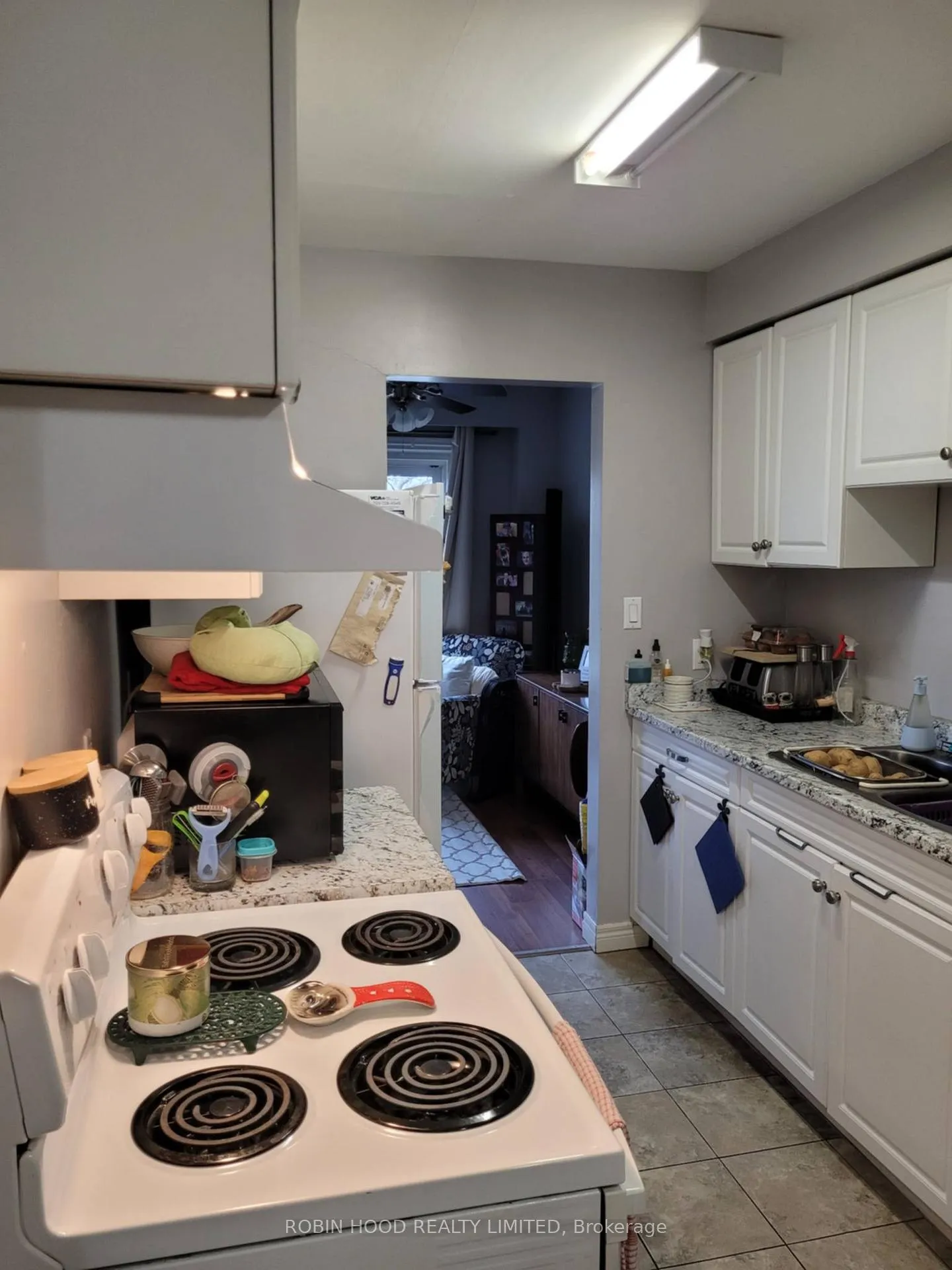 Photo 8 of Unit Unit 9, 2 Bernick Drive, Barrie, Grove East — HOMEH